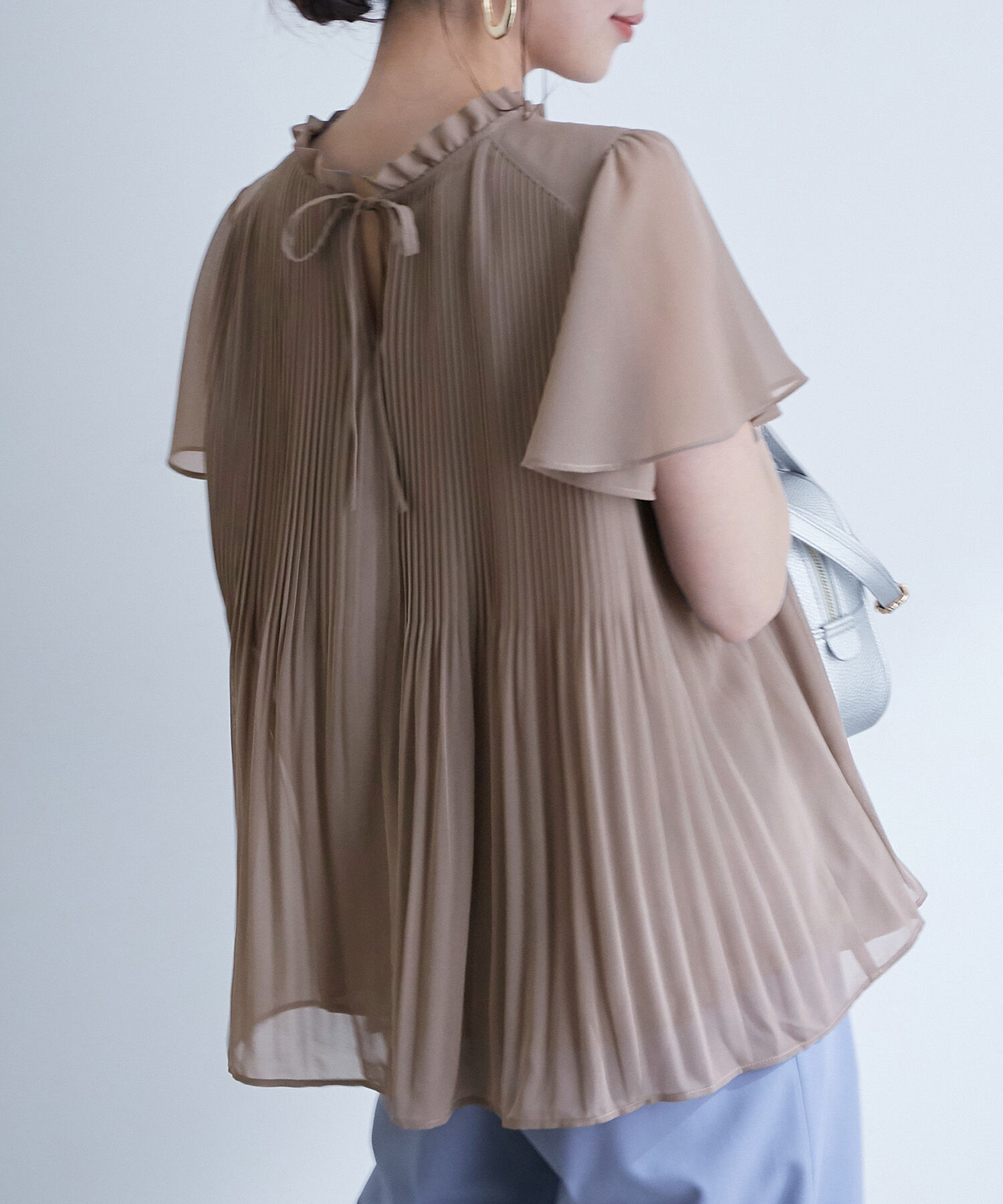 VIS「【洗濯機可】ドット＆無地シフォンバックリボンブプリーツブラウス」|シャツ・ブラウス|