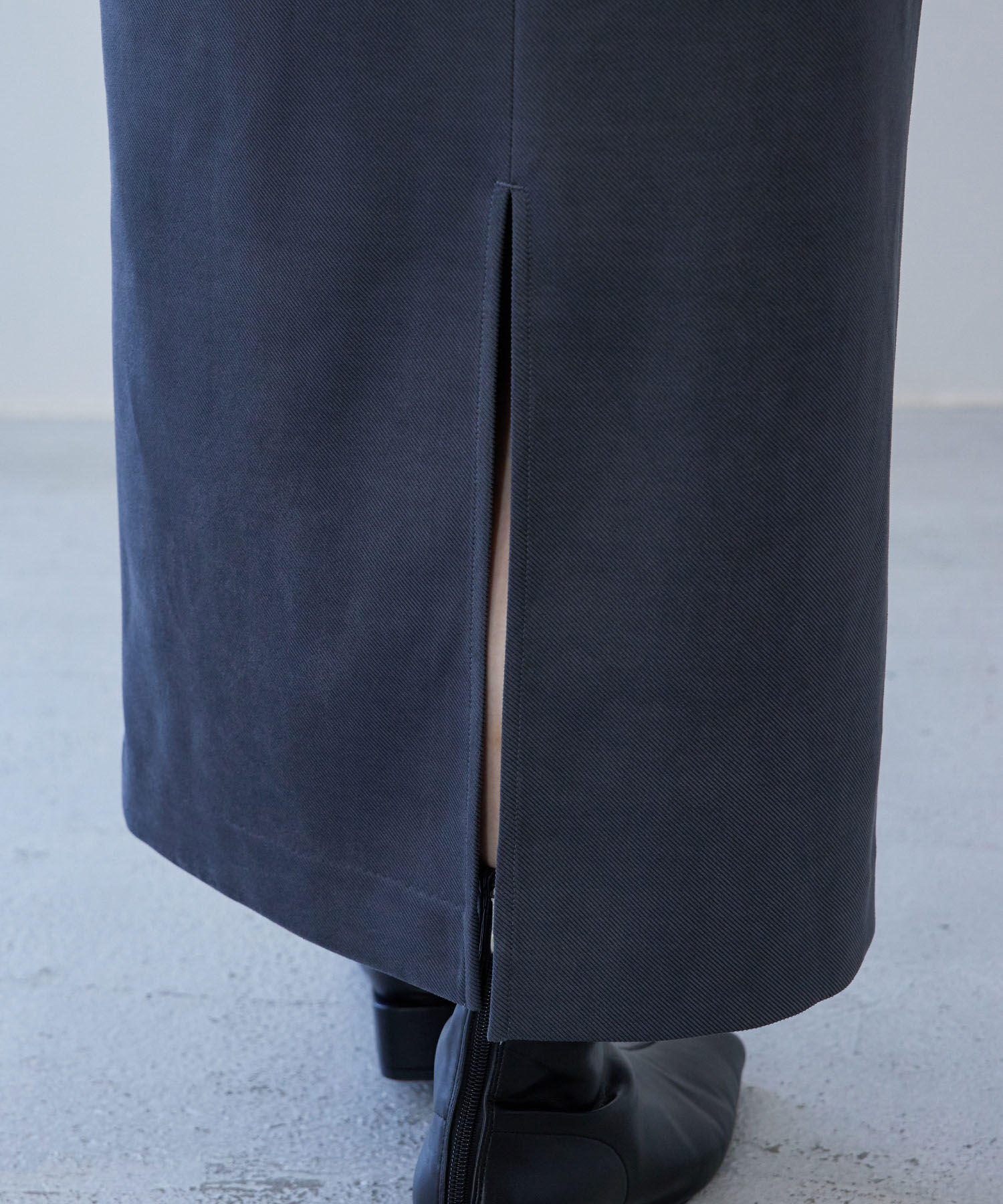 VIS「【選べる着丈】程よいストレッチ感。ベロアタッチタイトスカート」|スカート|