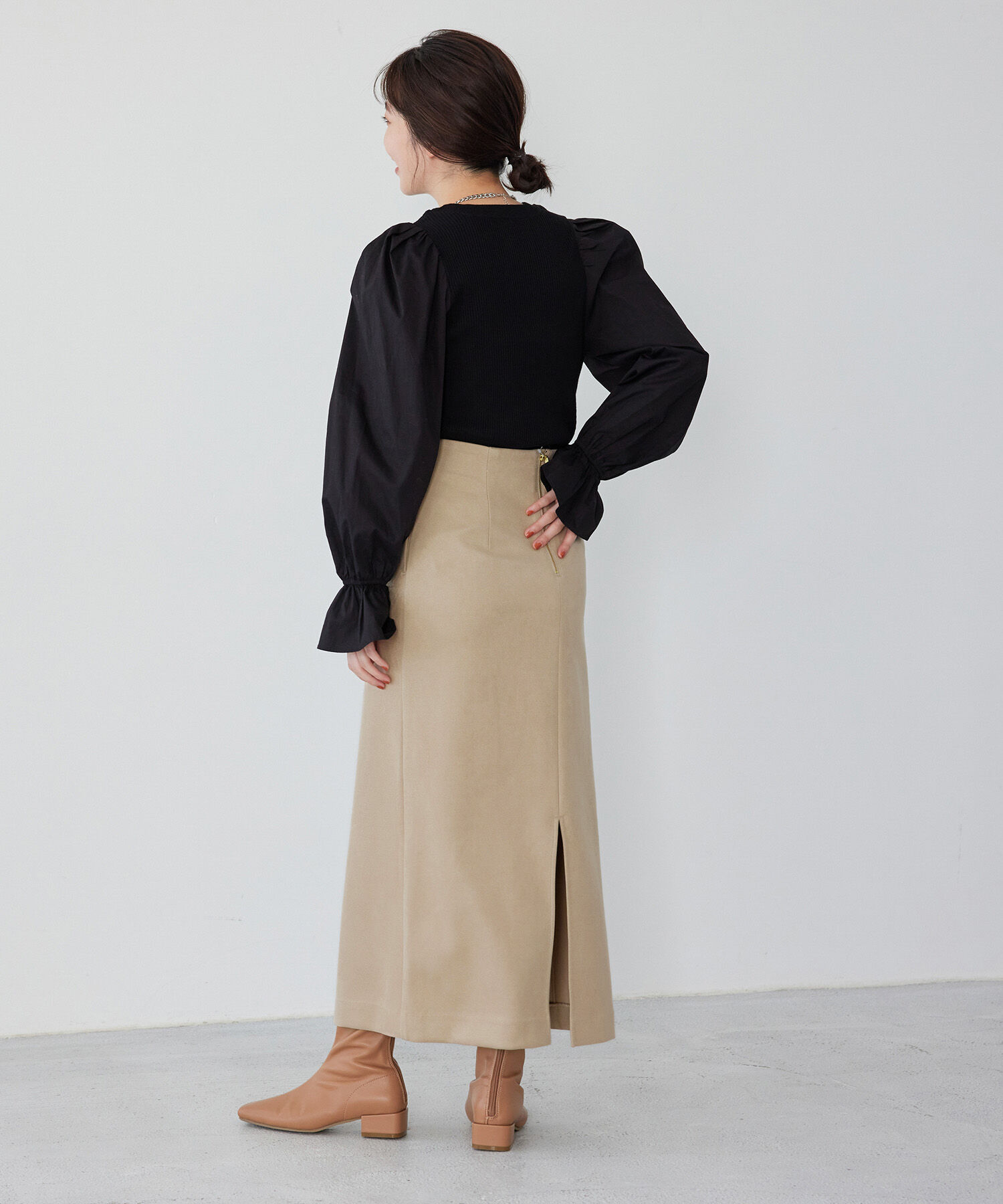 VIS「【選べる着丈】程よいストレッチ感。ベロアタッチタイトスカート」|スカート|