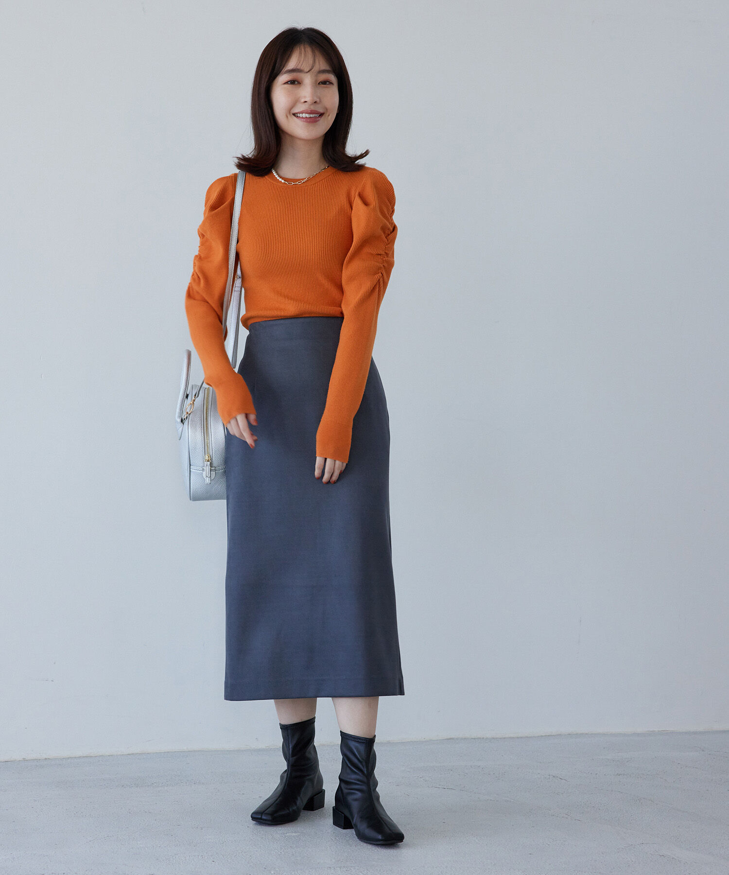 VIS「【選べる着丈】程よいストレッチ感。ベロアタッチタイトスカート」|スカート|