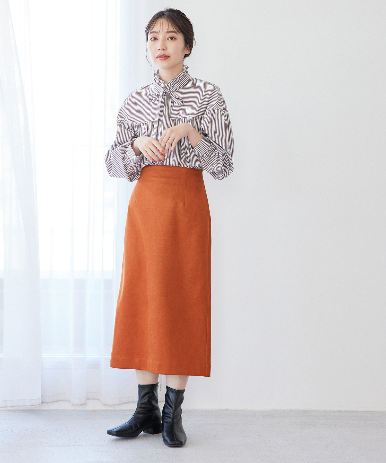 VIS「【選べる着丈】程よいストレッチ感。ベロアタッチタイトスカート」|スカート|