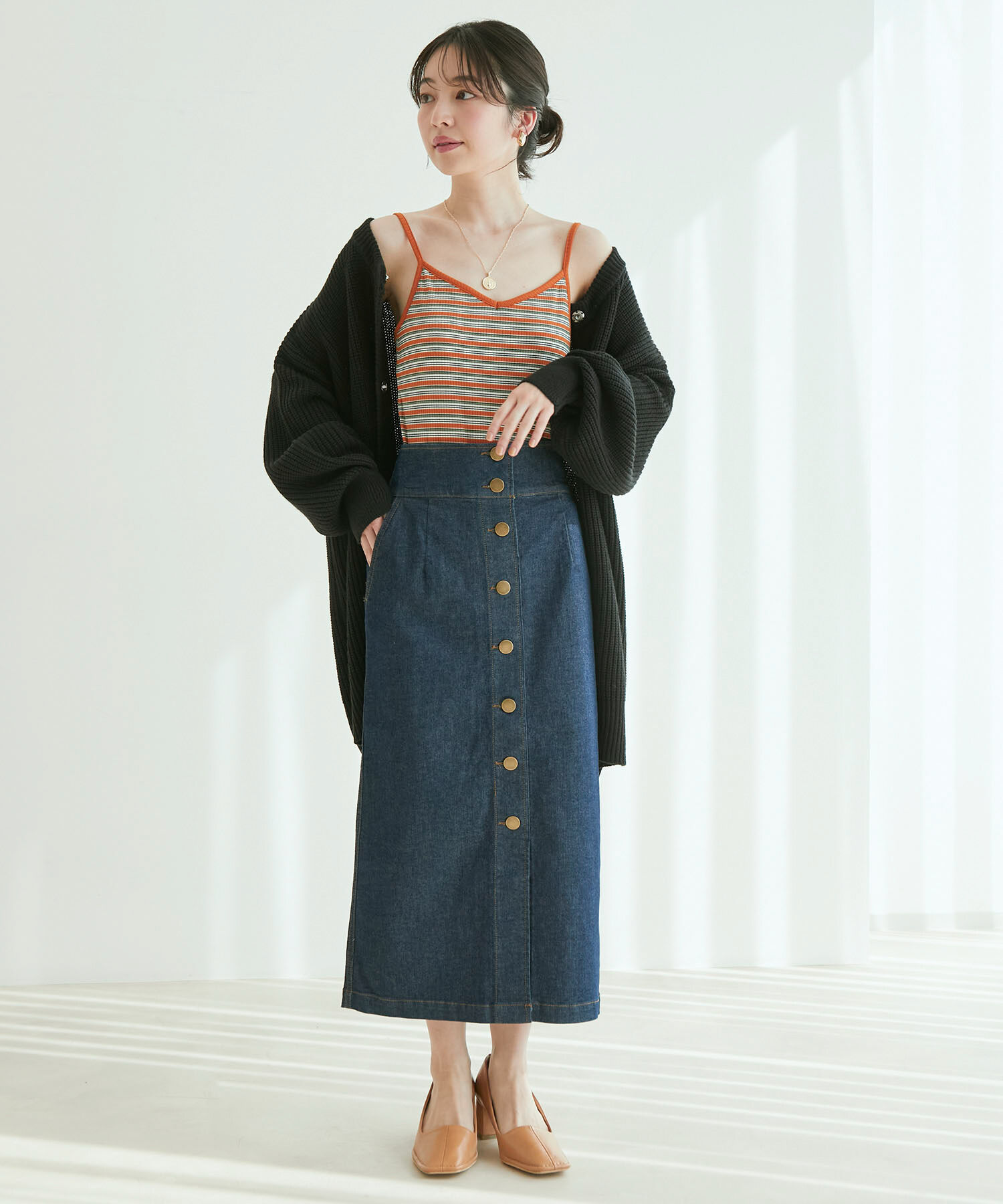 vis-a-vis「【WEB限定】【追加生産】ストレッチ性抜群。デニムIラインハイウェストスカート」|スカート|