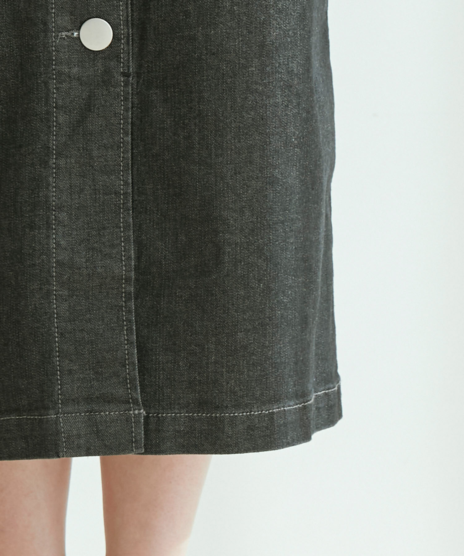 vis-a-vis「【WEB限定】【追加生産】ストレッチ性抜群。デニムIラインハイウェストスカート」|スカート|
