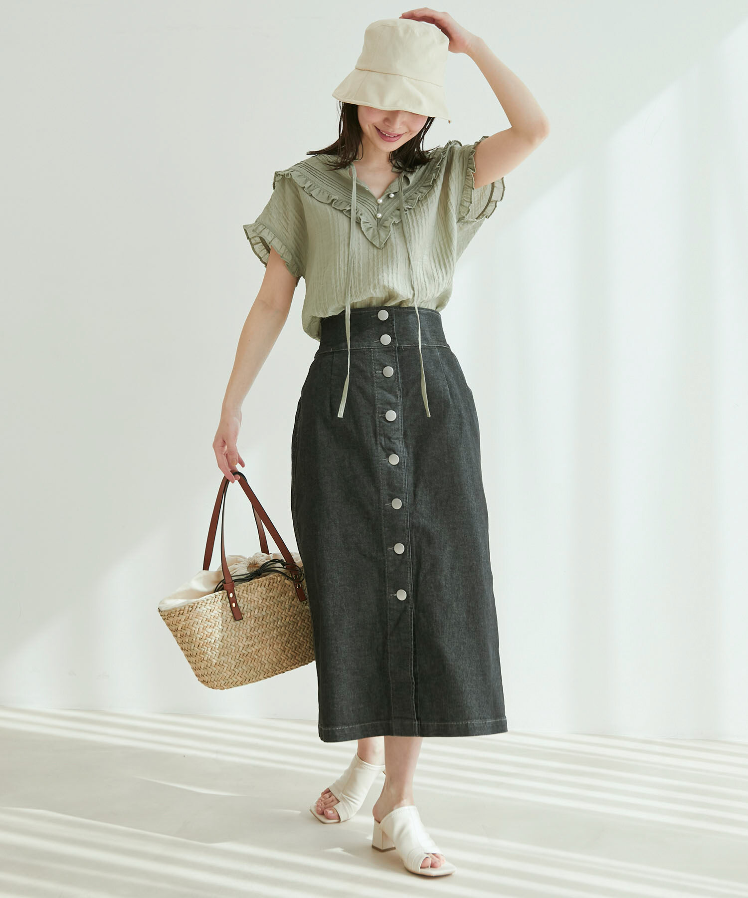 vis-a-vis「【WEB限定】【追加生産】ストレッチ性抜群。デニムIラインハイウェストスカート」|スカート|