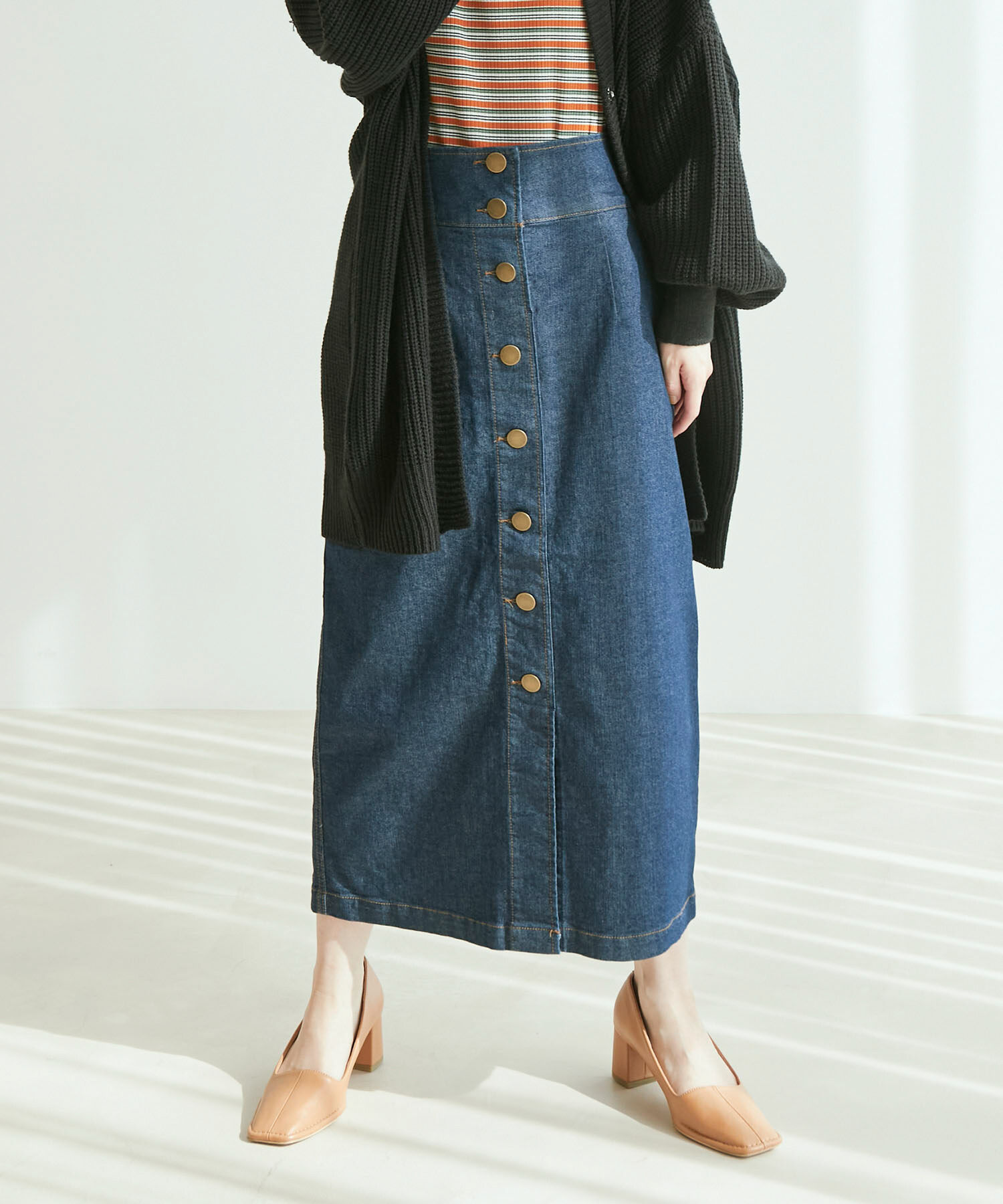 vis-a-vis「【WEB限定】【追加生産】ストレッチ性抜群。デニムIラインハイウェストスカート」|スカート|ネイビー(40)