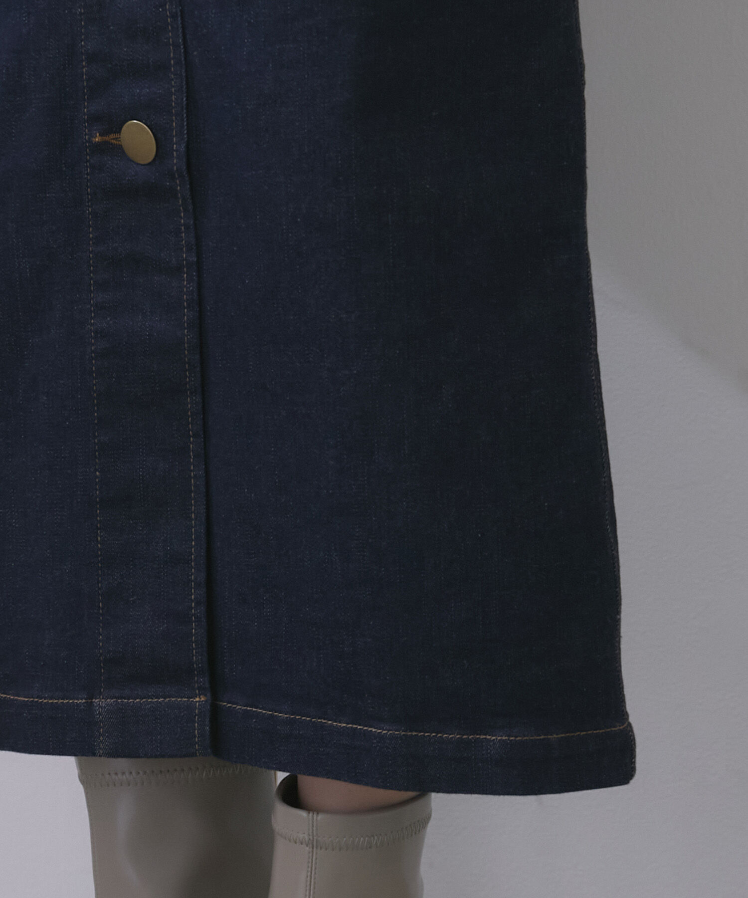 vis-a-vis「【WEB限定】【追加生産】ストレッチ性抜群。デニムIラインハイウェストスカート」|スカート|