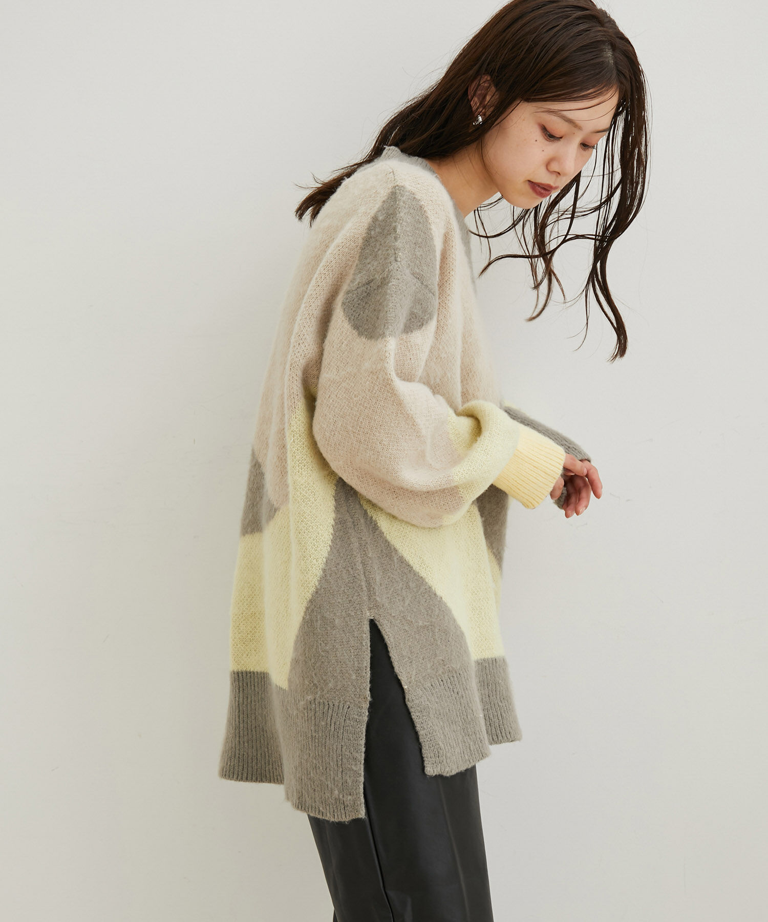 VIS「アート柄＆無地アソートふわふわVネックニット」|ニット・セーター|