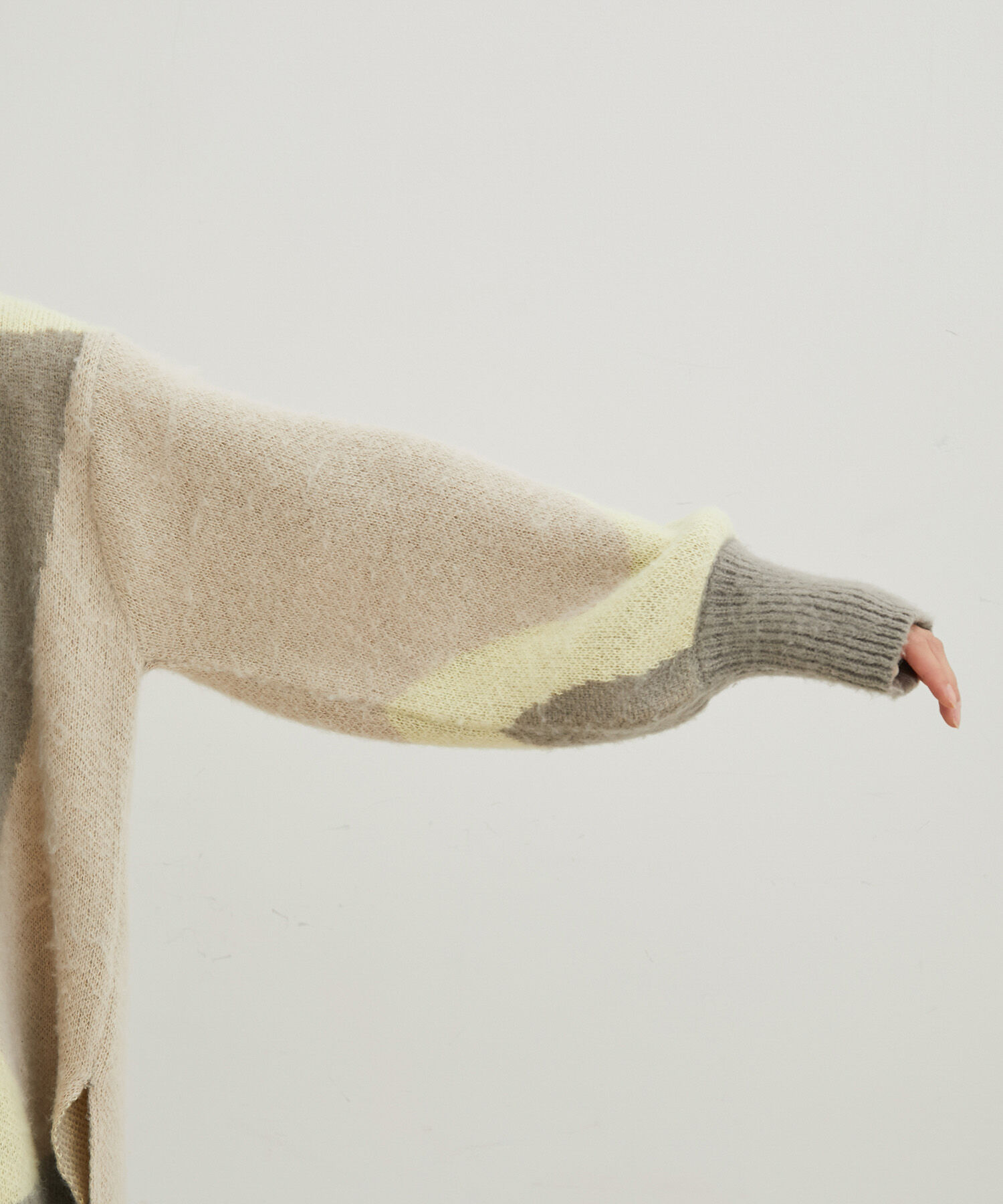 VIS「アート柄＆無地アソートふわふわVネックニット」|ニット・セーター|