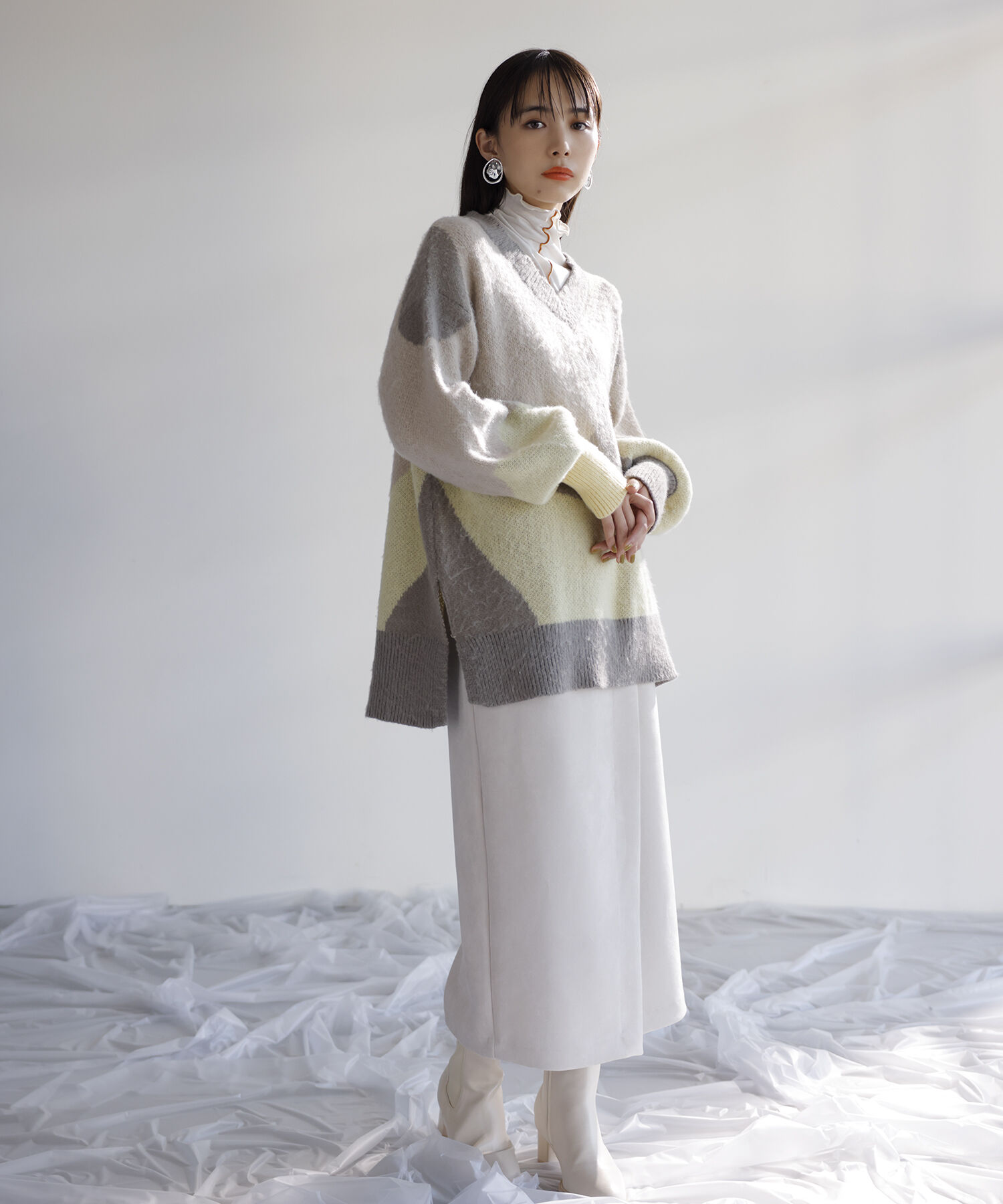 VIS「アート柄＆無地アソートふわふわVネックニット」|ニット・セーター|