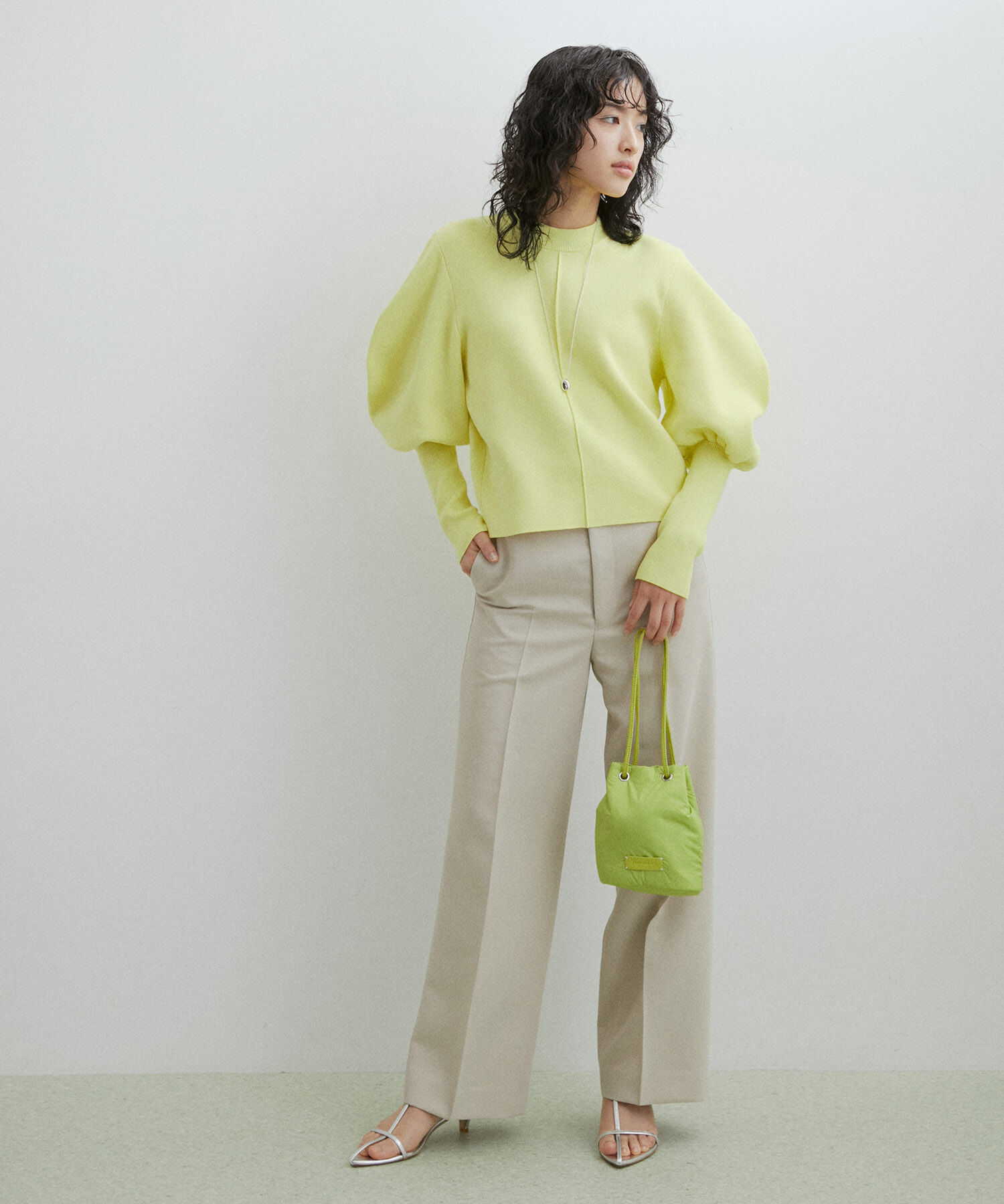 ADAM ET ROPE'「【サステナブル】ナロークロスストラップサンダル」|サンダル|