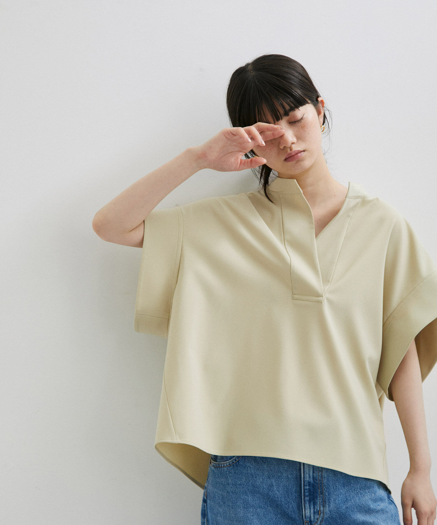 ADAM ET ROPE'「【サステナブル・セットアップ対応】フォルムバンドカラーシャツ」|シャツ・ブラウス|ベージュ(27)