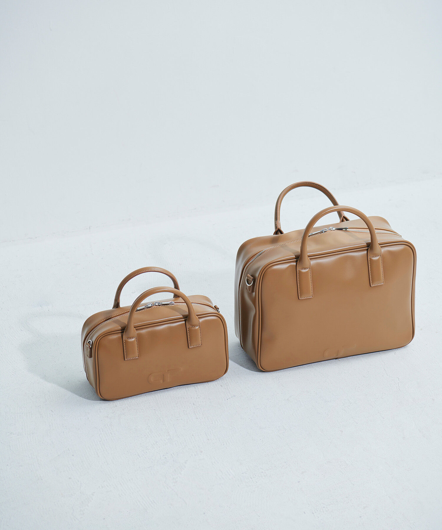 ADAM ET ROPE'「【サステナブル・一部WEB限定カラー】ロゴボストンビッグバッグ」|ボストンバッグ|