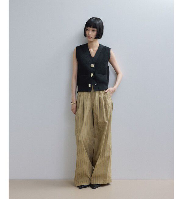 ADAM ET ROPE'「【WEB限定】・【サステナブル】ウェーブボタンVネックニットジレ」|ベスト・ジレ|