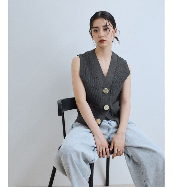 ADAM ET ROPE'「【WEB限定】・【サステナブル】ウェーブボタンVネックニットジレ」|ベスト・ジレ|