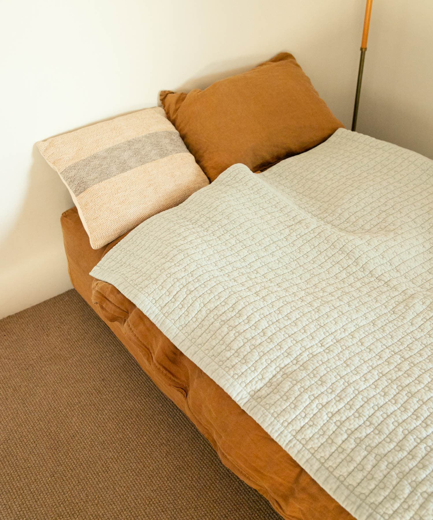 URBAN RESEARCH DOORS「DOORS LIVING PRODUCTS　コットンマット ドット 130&times;190」|クッション・クッションカバー|