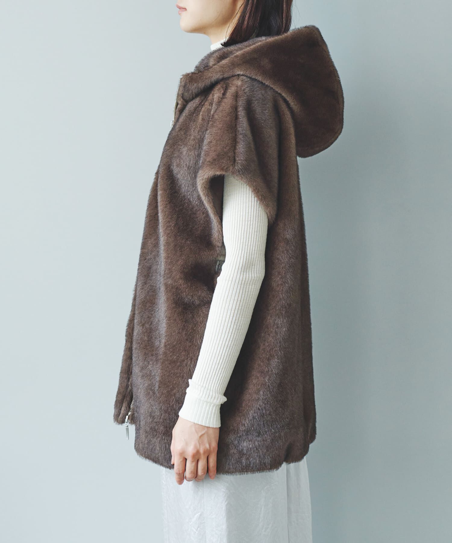 URBAN RESEARCH ROSSO「ECOPELファーフードジレ」|ノーカラーコート|