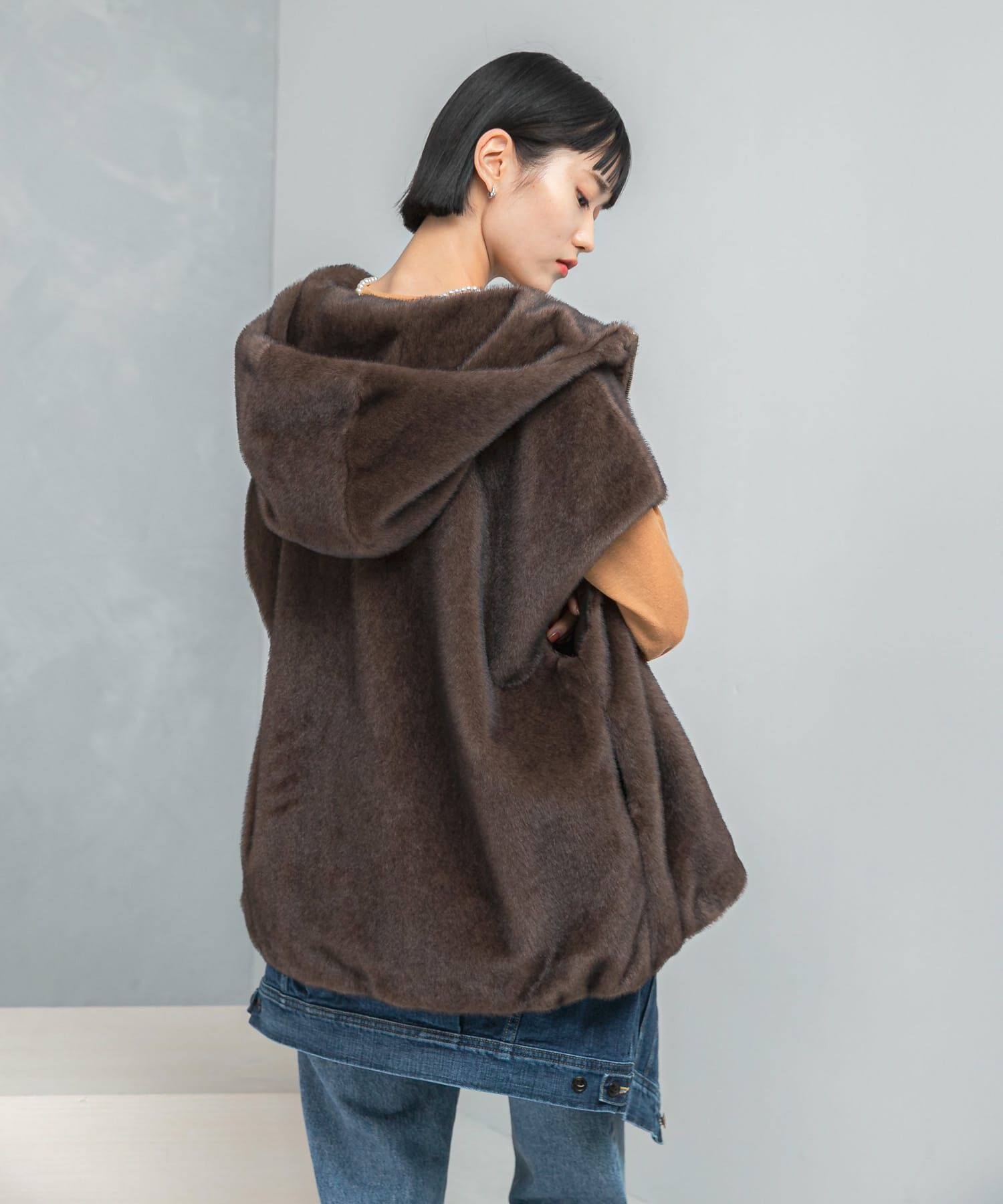 URBAN RESEARCH ROSSO「ECOPELファーフードジレ」|ノーカラーコート|