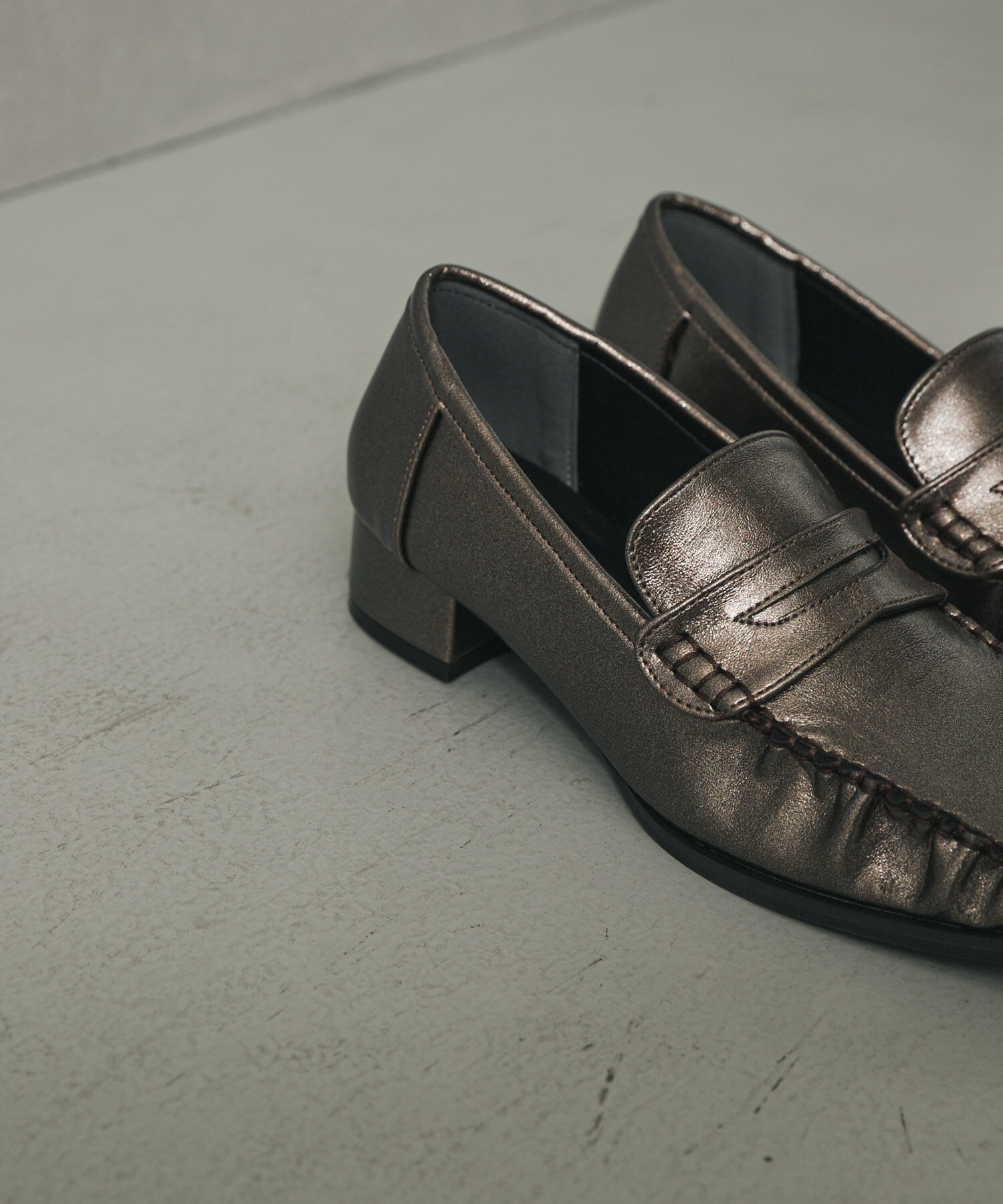 SENSE OF PLACE by URBAN RESEARCH「メタリックギャザーローファー」|ローファー|