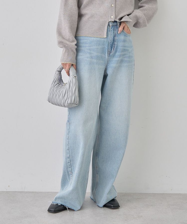 earth music&ecology「セルフカットワイドデニムパンツ」|デニム|Light indigo