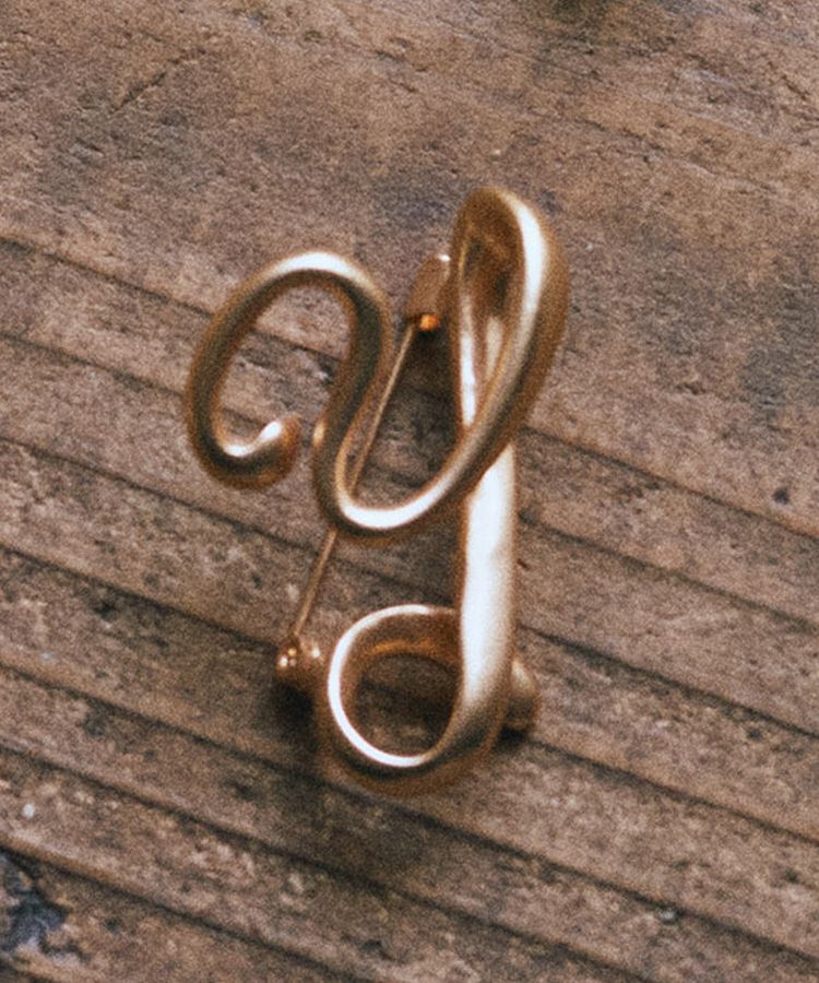 earth music&ecology「イニシャルブローチ」|その他|Y