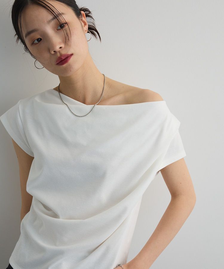 AnriettMusee「ドレープオフショルフレンチ袖Tシャツ」|Tシャツ・カットソー|Off White