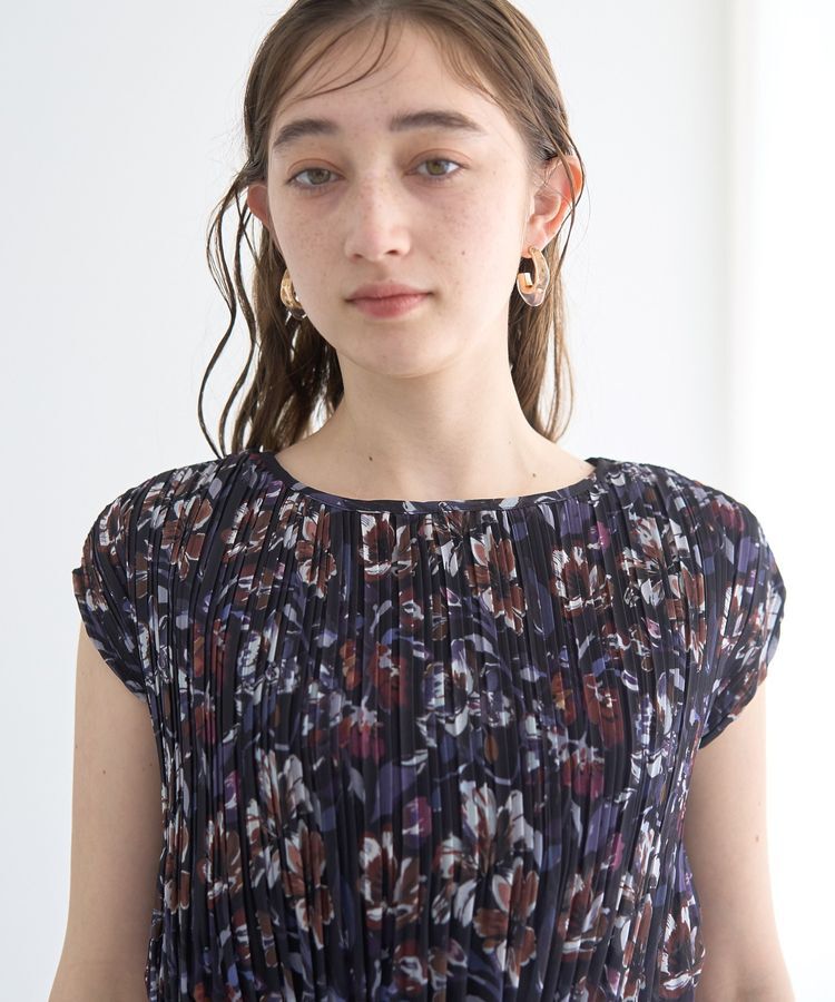 YECCA VECCA「フラワー柄プリーツワンピース」|ワンピース|