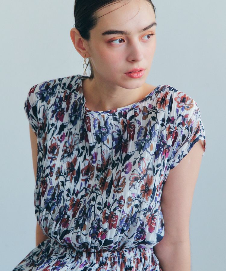 YECCA VECCA「フラワー柄プリーツワンピース」|ワンピース|