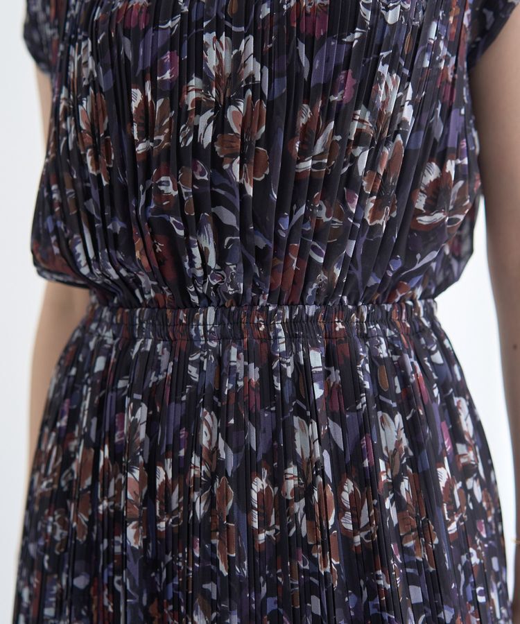 YECCA VECCA「フラワー柄プリーツワンピース」|ワンピース|