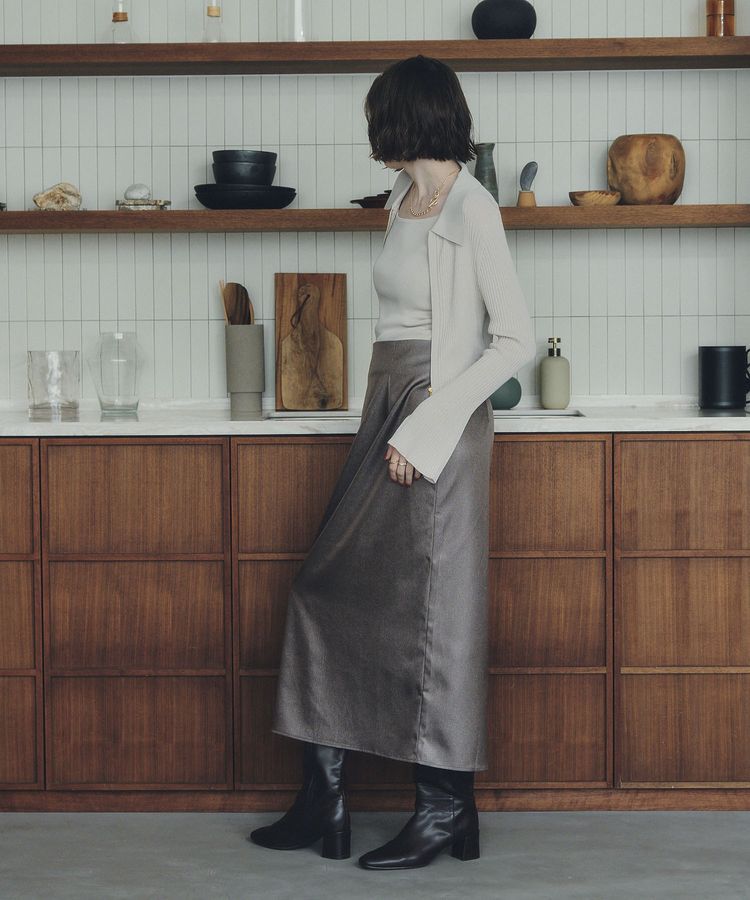 YECCA VECCA「シャイニーロングスカート」|タイト|