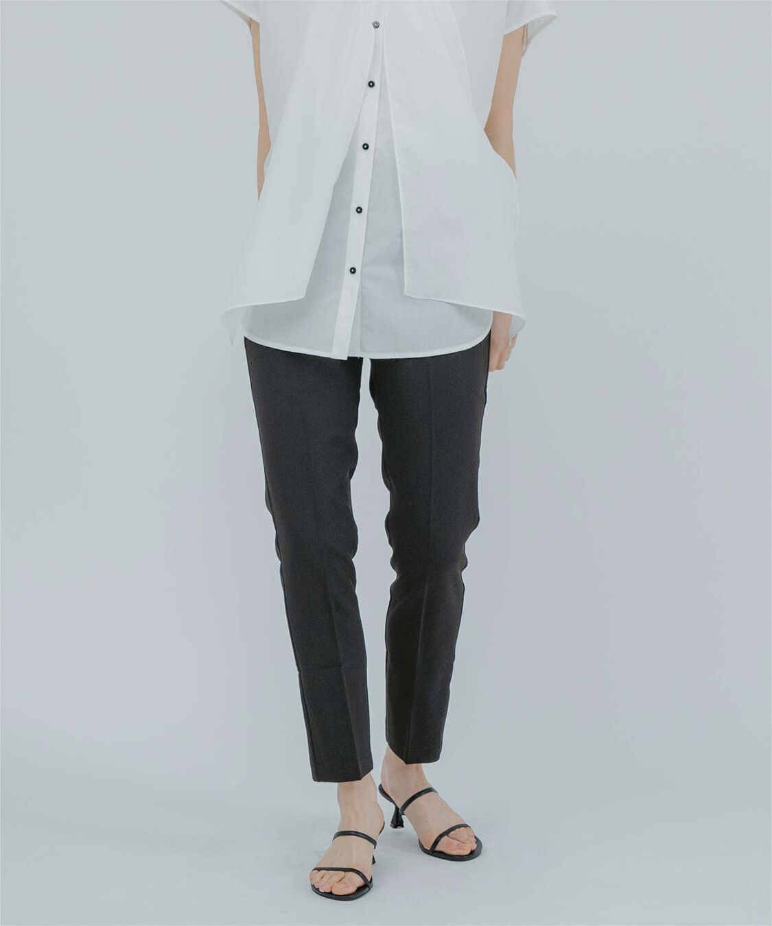 ur's「センタープレススティックパンツ」|スラックス|