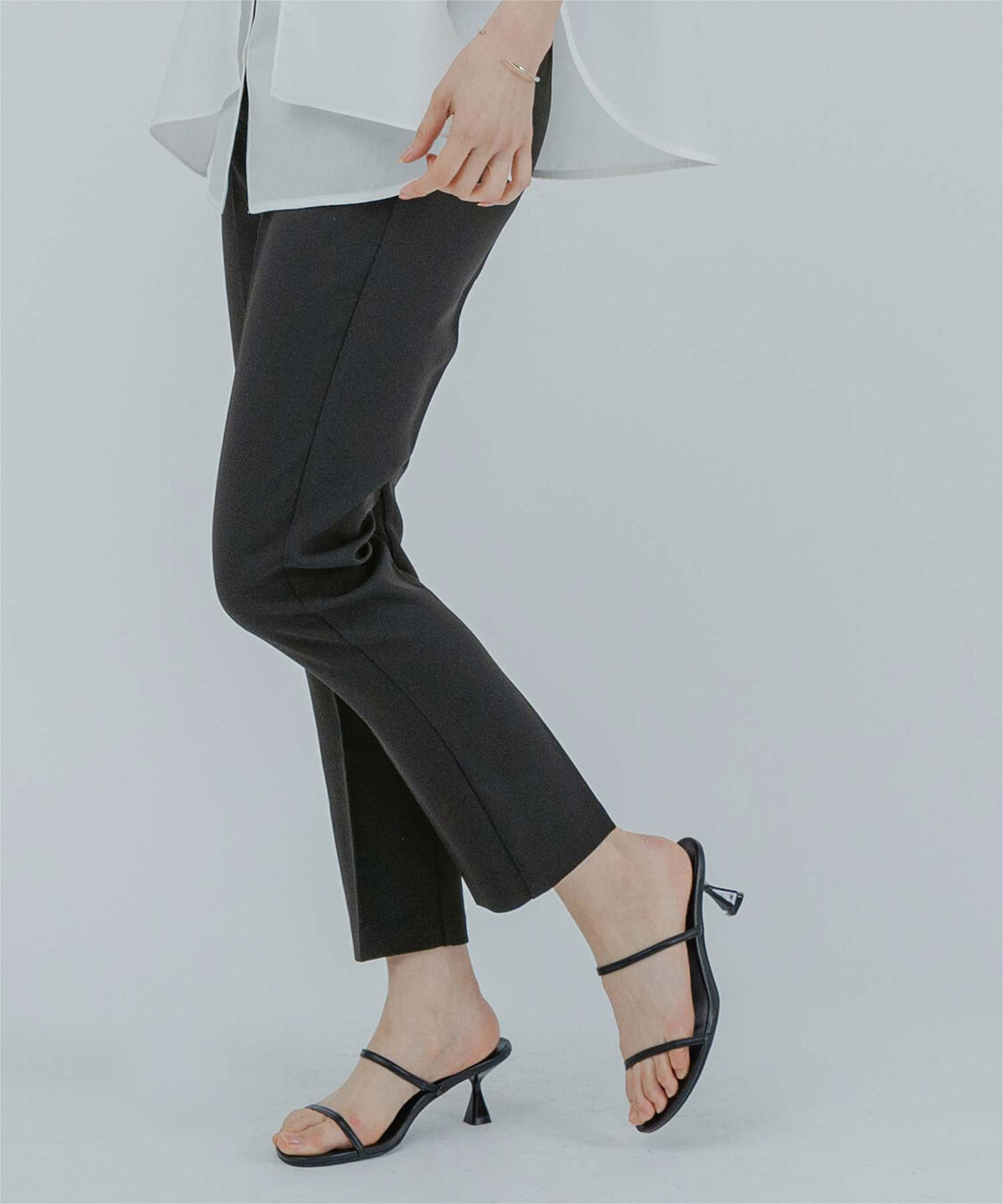 ur's「センタープレススティックパンツ」|スラックス|