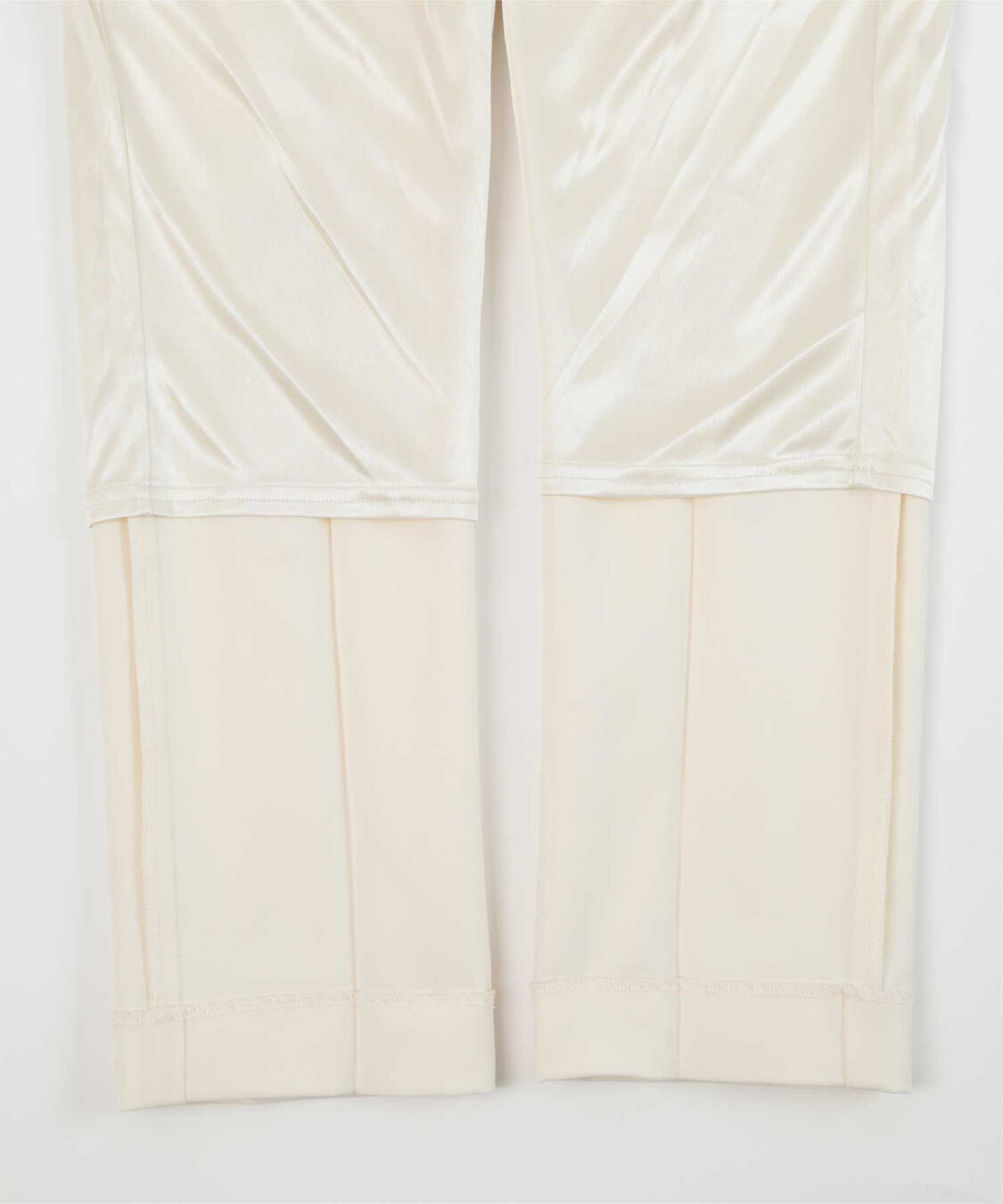 ur's「センタープレススティックパンツ」|スラックス|