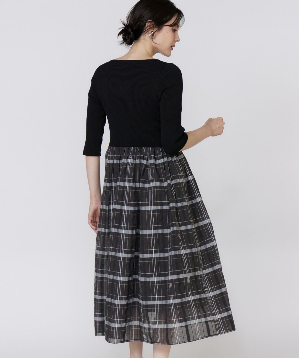Maglie le cassetto「シアーチェックドッキングニットワンピース」|ワンピース|