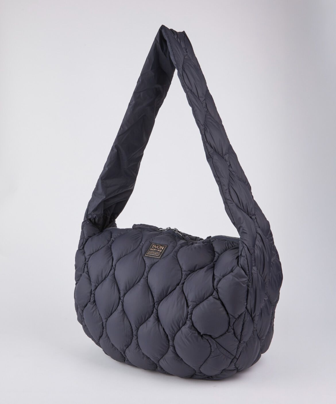 DAY by DAY it&rsquo;s international「ﾐﾘﾀﾘｰ ﾊﾞﾅﾅｼｮﾙﾀﾞｰ ﾀﾞｳﾝﾊﾞｯｸﾞL-ｿﾌﾄｼｪﾙ 《TA」|ショルダー・メッセンジャー|ネイビー