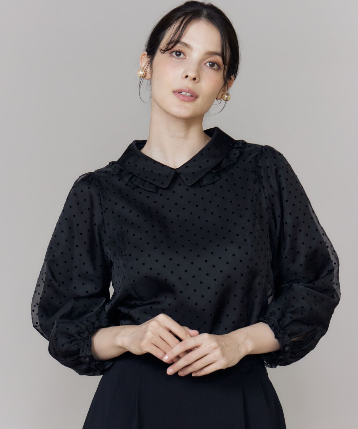 Maglie le cassetto「《WEB・POPUP限定商品》オーガンドットフロッキー衿フリルブラウス」|シャツ・ブラウス|ブラック