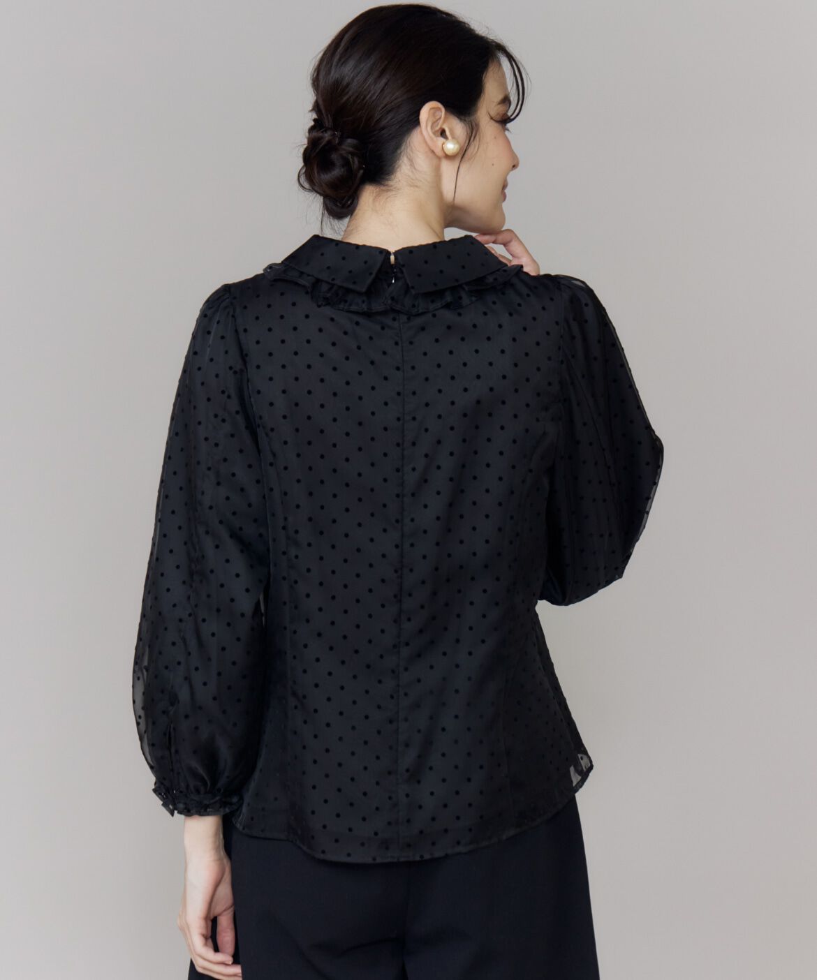 Maglie le cassetto「《WEB・POPUP限定商品》オーガンドットフロッキー衿フリルブラウス」|シャツ・ブラウス|