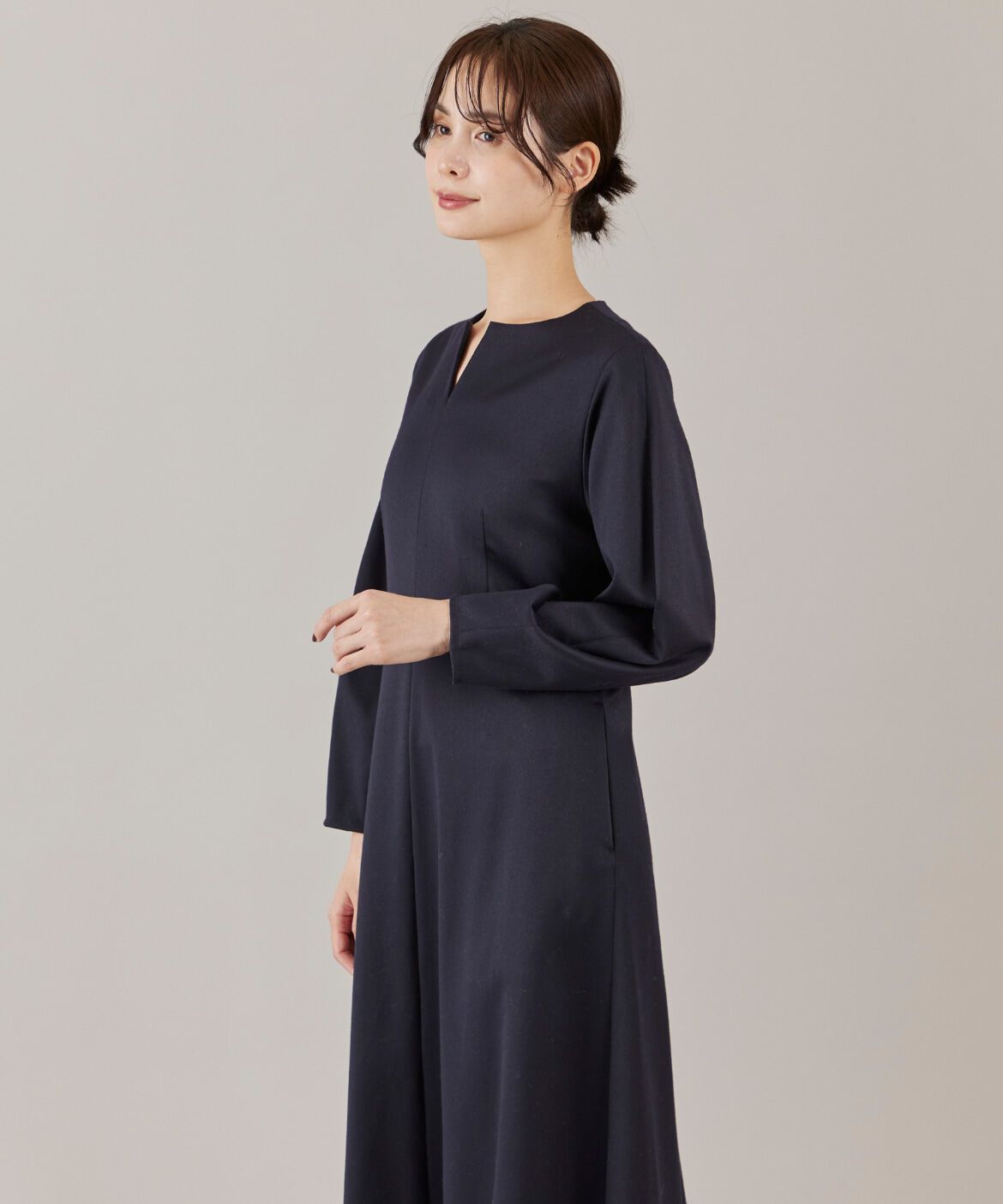 INED「《大きいサイズ》キーネックワンピース　」|ワンピース|ネイビー