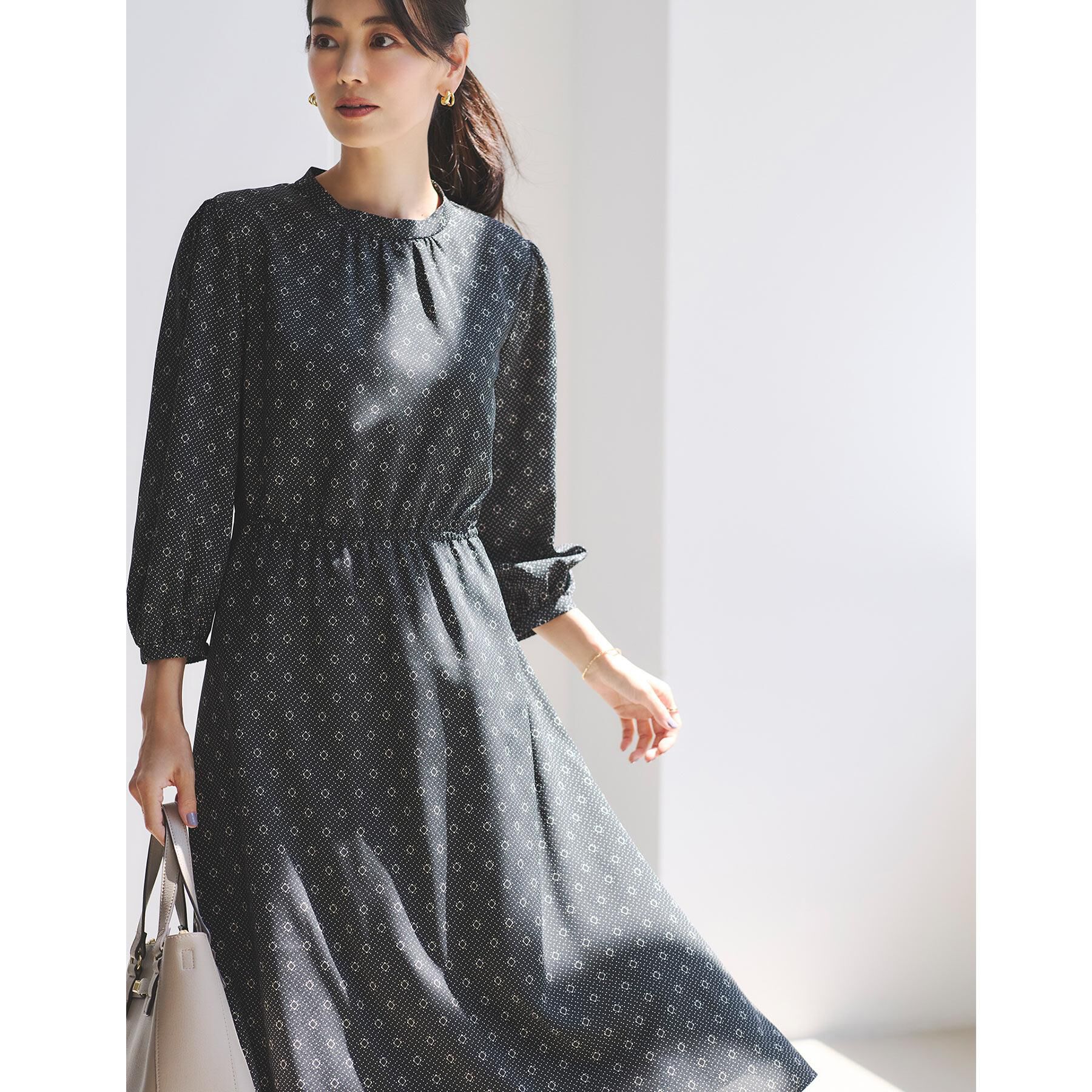 Reflect「【きちんと見え／通勤／セレモニーにおすすめ◎】ドット&times;ダイヤ柄ワンピース」|ワンピース|ブラック(119)