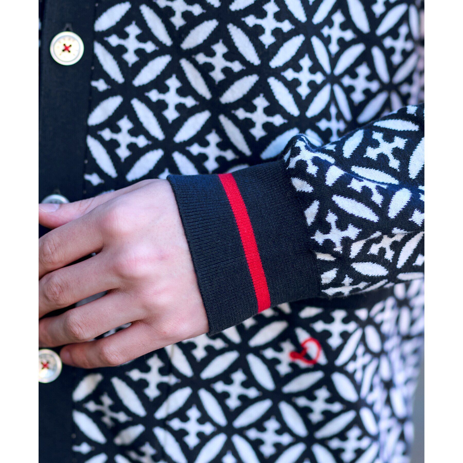 DRESSTERIOR「オーバーラップサークル ジャカード ニットカーディガン」|カーディガン|