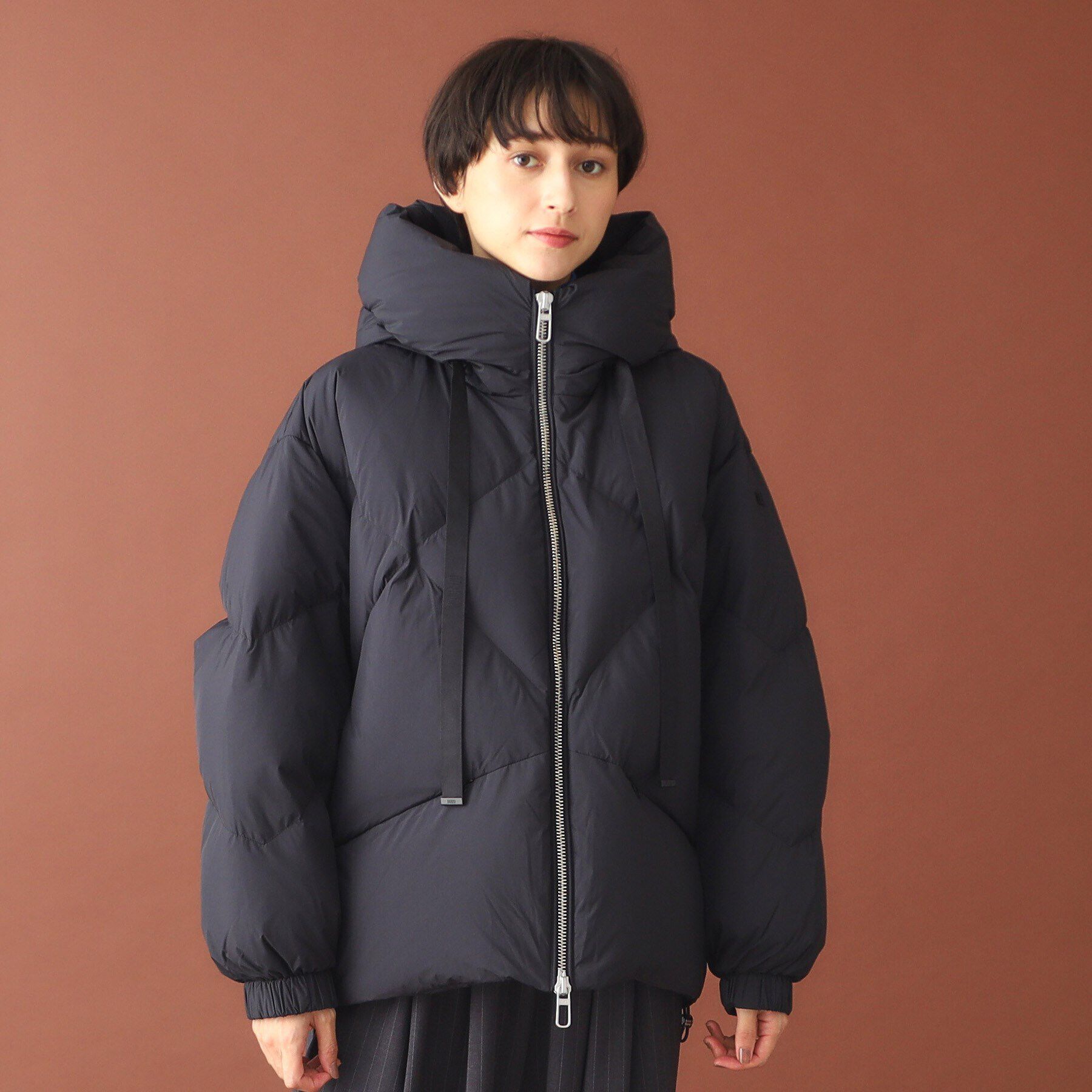 DRESSTERIOR「DUNO（デュノ）PEGGIE ショートジャケット」|ダウン|