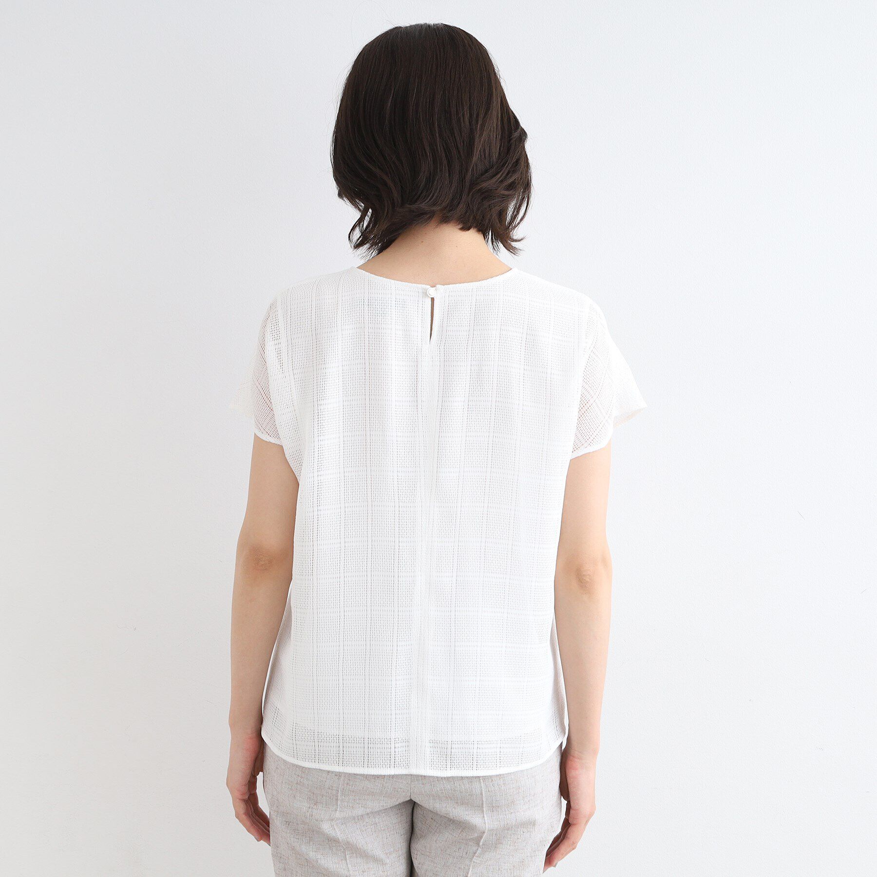 INDIVI「【洗える／日本製】シアーチェック柄Vネックブラウス」|シャツ・ブラウス|