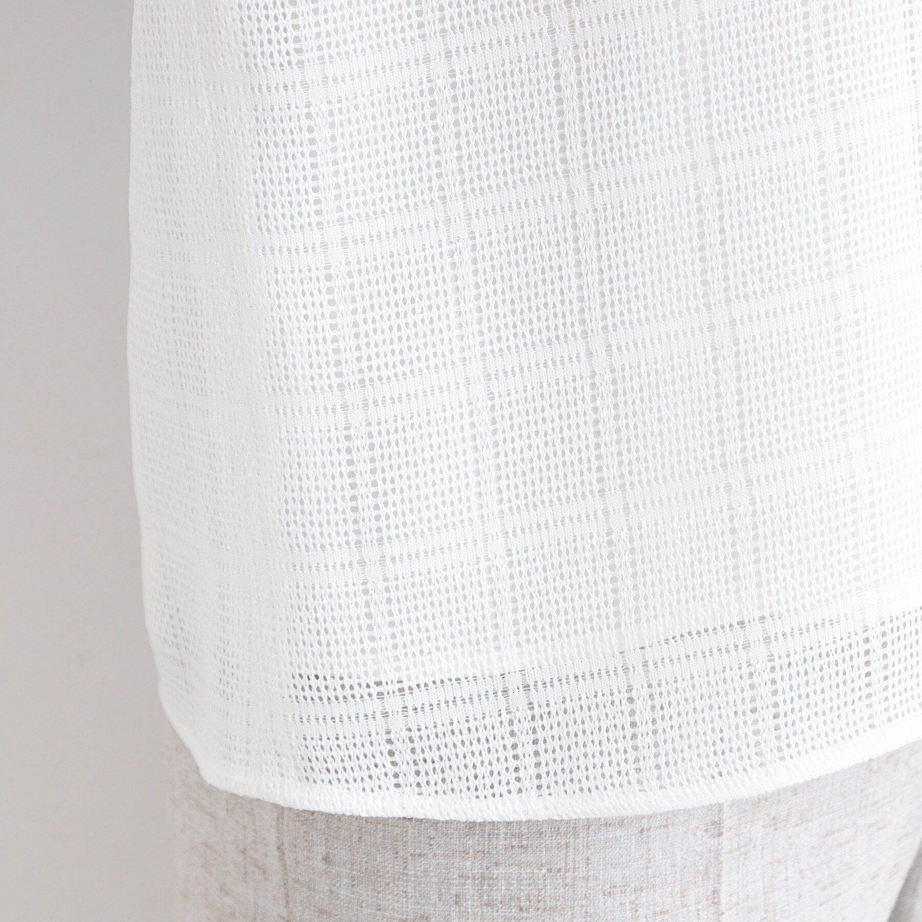 INDIVI「【洗える／日本製】シアーチェック柄Vネックブラウス」|シャツ・ブラウス|