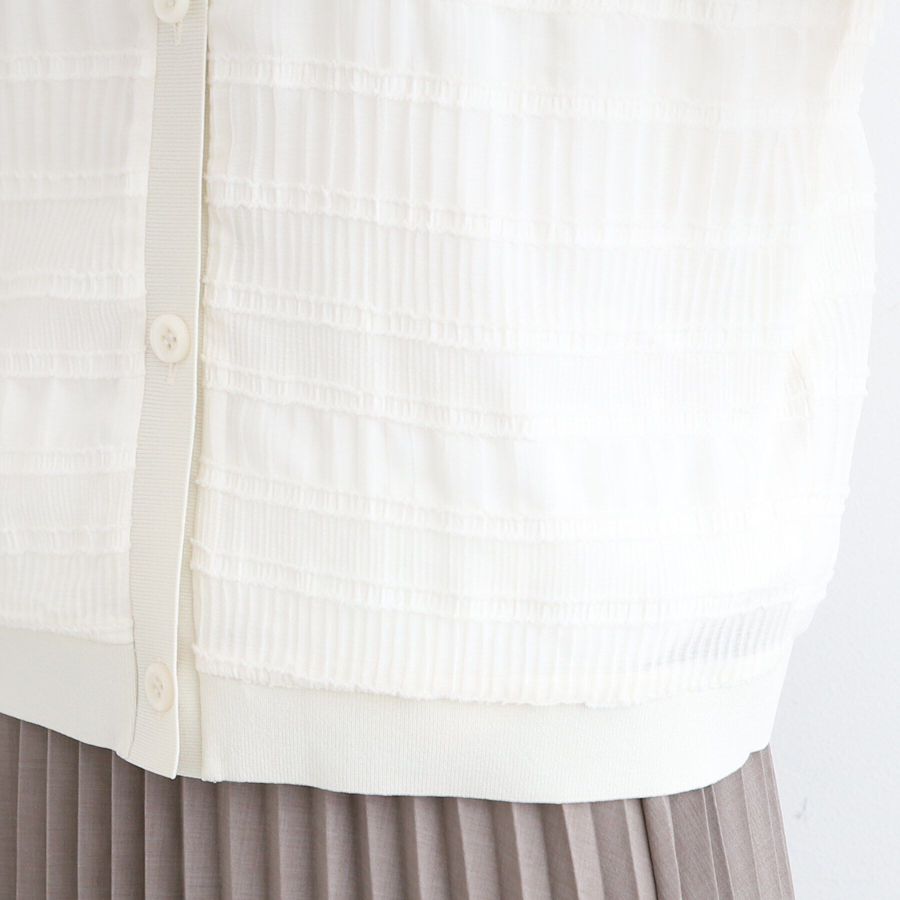 INDIVI「【洗える／SETUP可能】シャーリングクロップド丈カーディガンブラウス」|カーディガン|