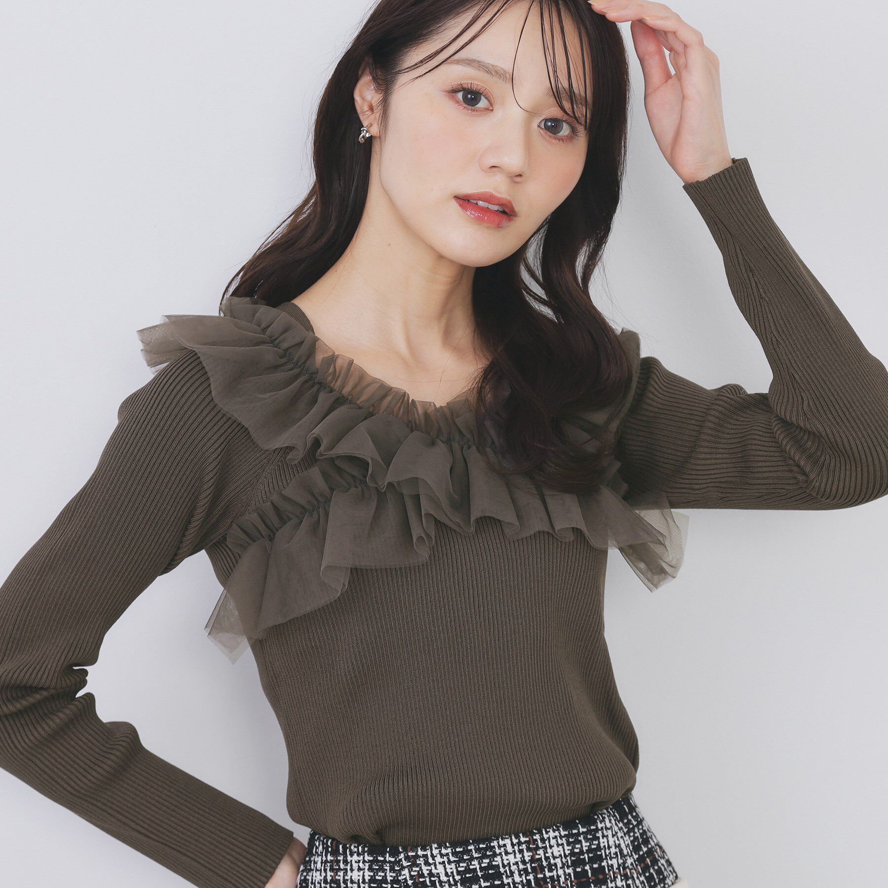 index「クロスチュールフリルリブニット【洗濯機OK/抗ピル】」|ニット・セーター|チャコールグレー(0