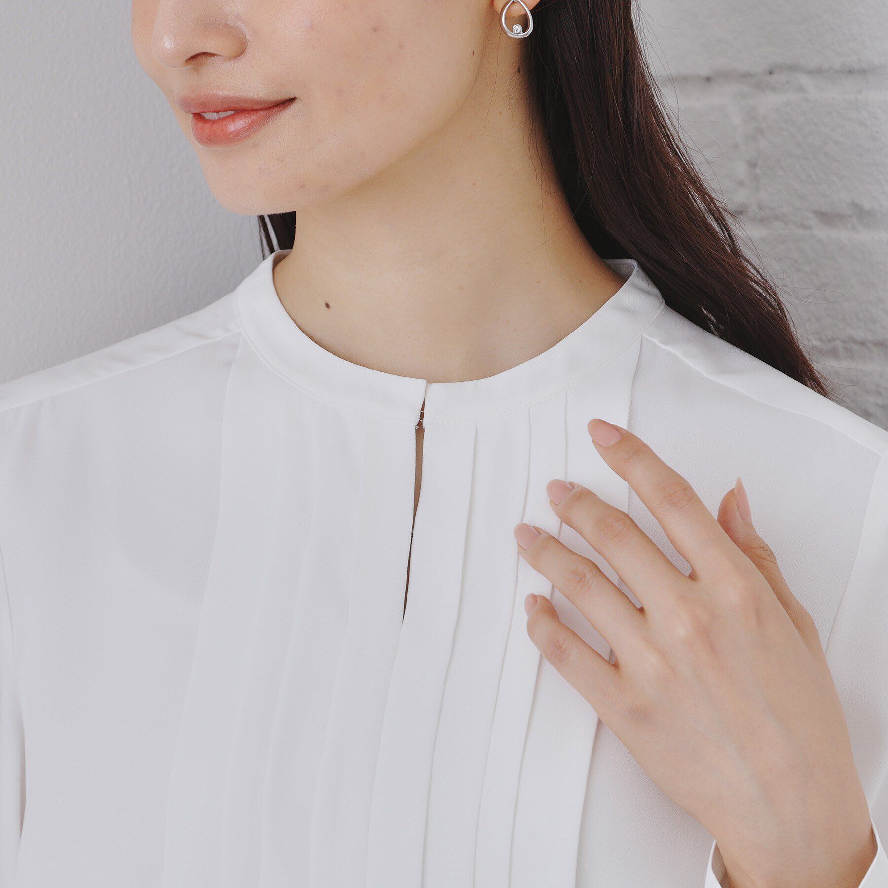 OPAQUE.CLIP「《通勤・セレモニー対応》フロントタックブラウス【洗濯機洗い可】」|シャツ・ブラウス|