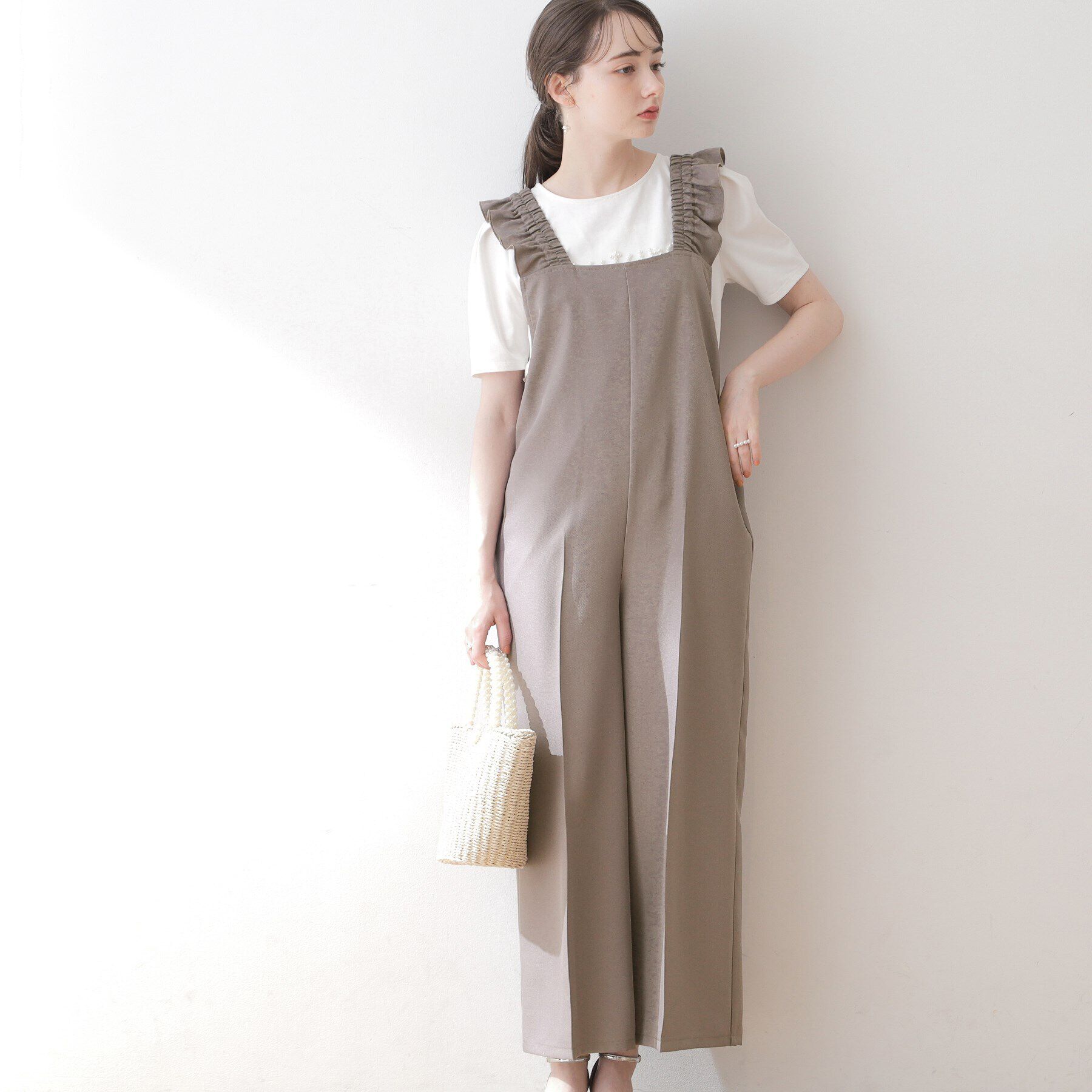 Couture broach「【カワイさを引き立てる】フリルデザインロンパース」|オールインワン|