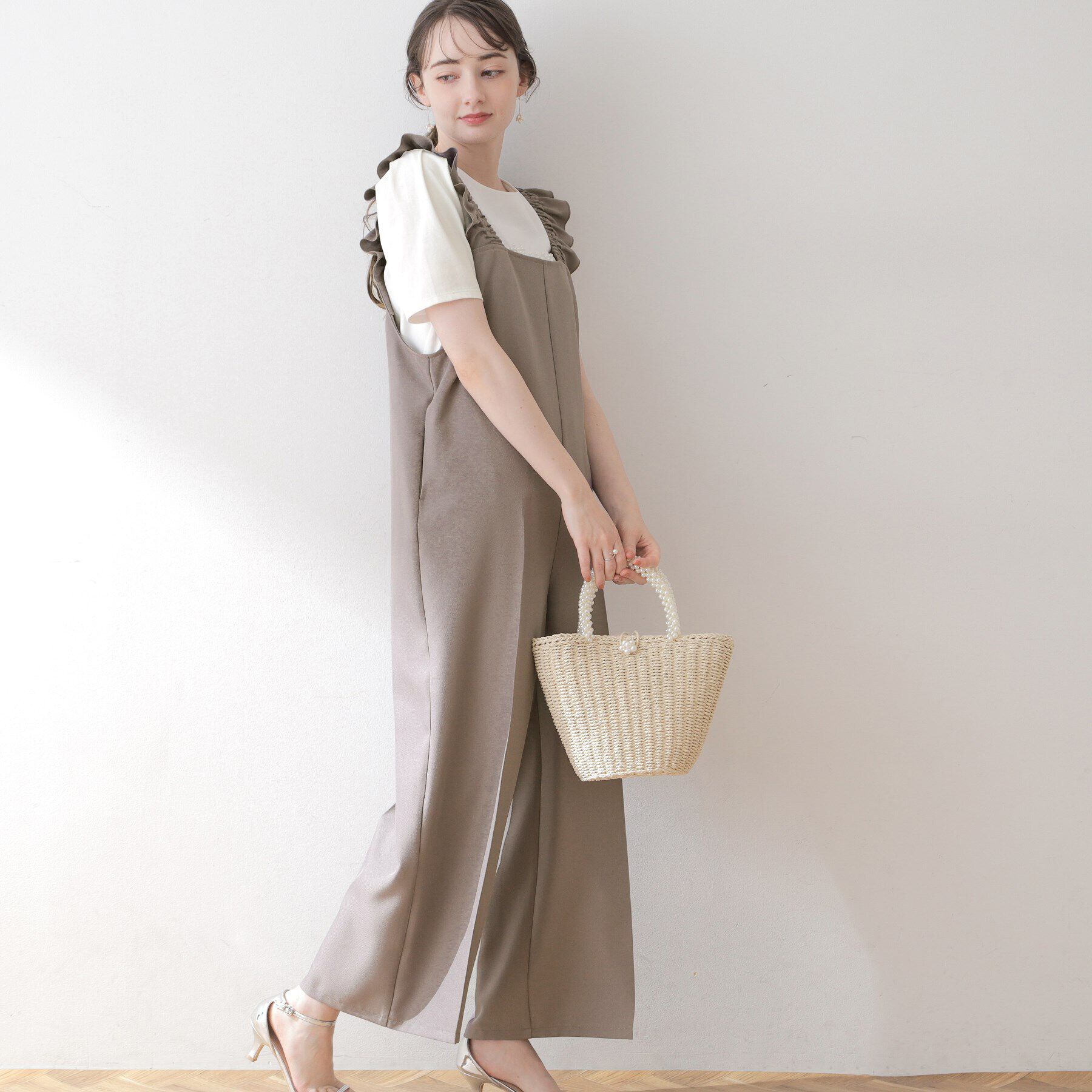 Couture broach「【カワイさを引き立てる】フリルデザインロンパース」|オールインワン|