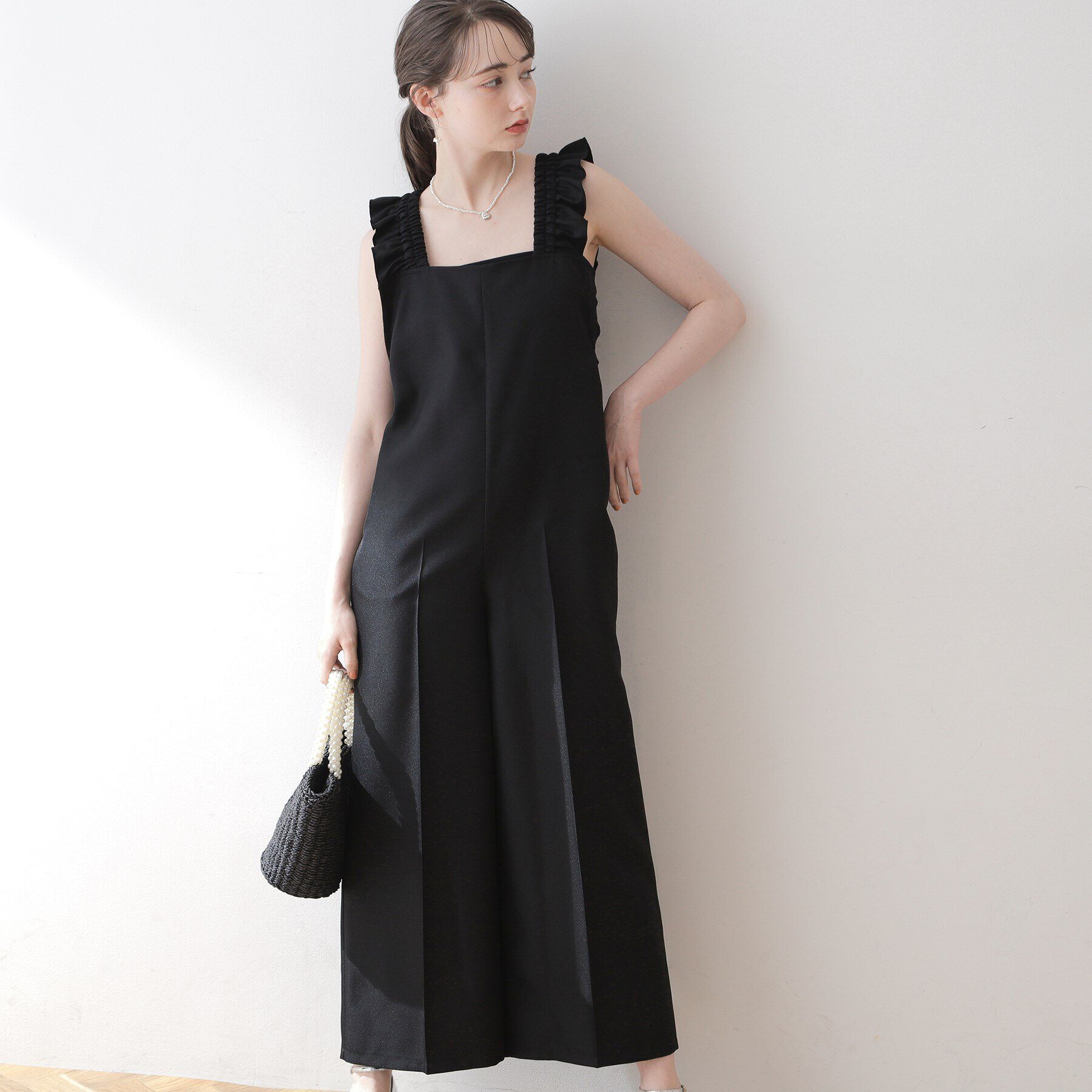 Couture broach「【カワイさを引き立てる】フリルデザインロンパース」|オールインワン|