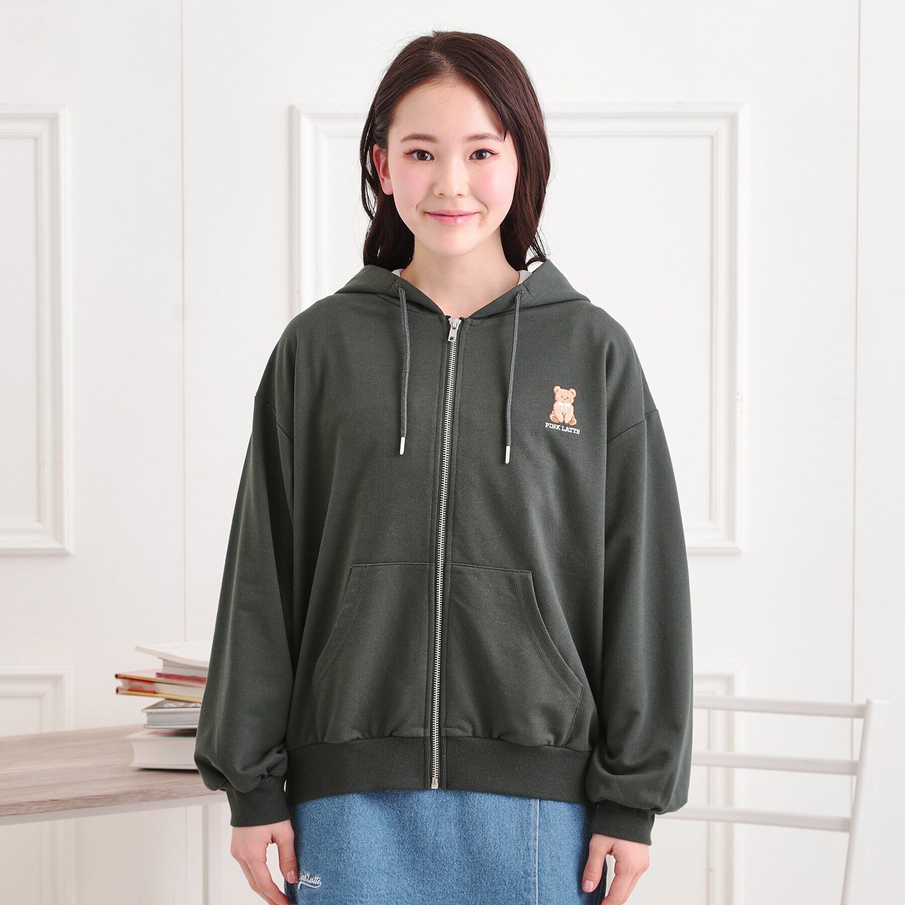 PINK-latte「ミニ裏クマ刺繍ジップパーカ」|パーカー|