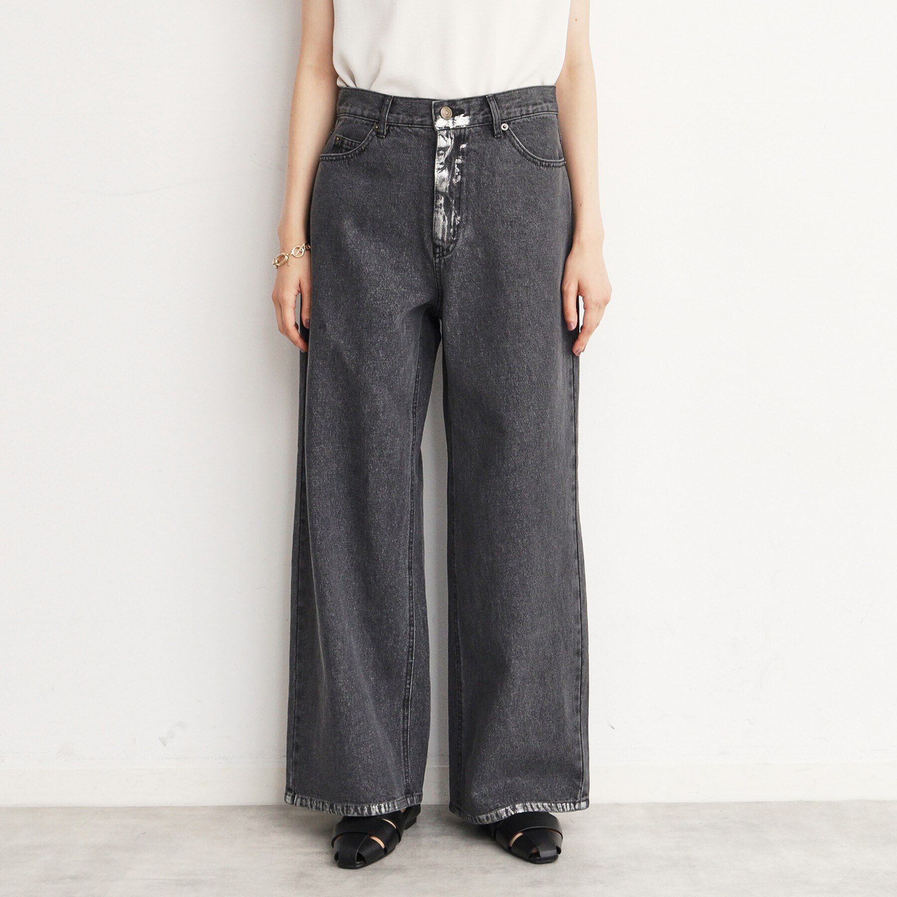 THE SHOP TK「【＠BAILA掲載】クリスタル＆箔プリントワイドデニムパンツ」|デニム|